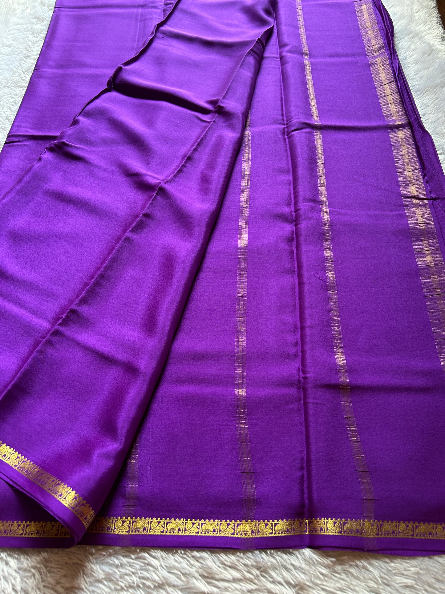 Gaana : Solid Purple
