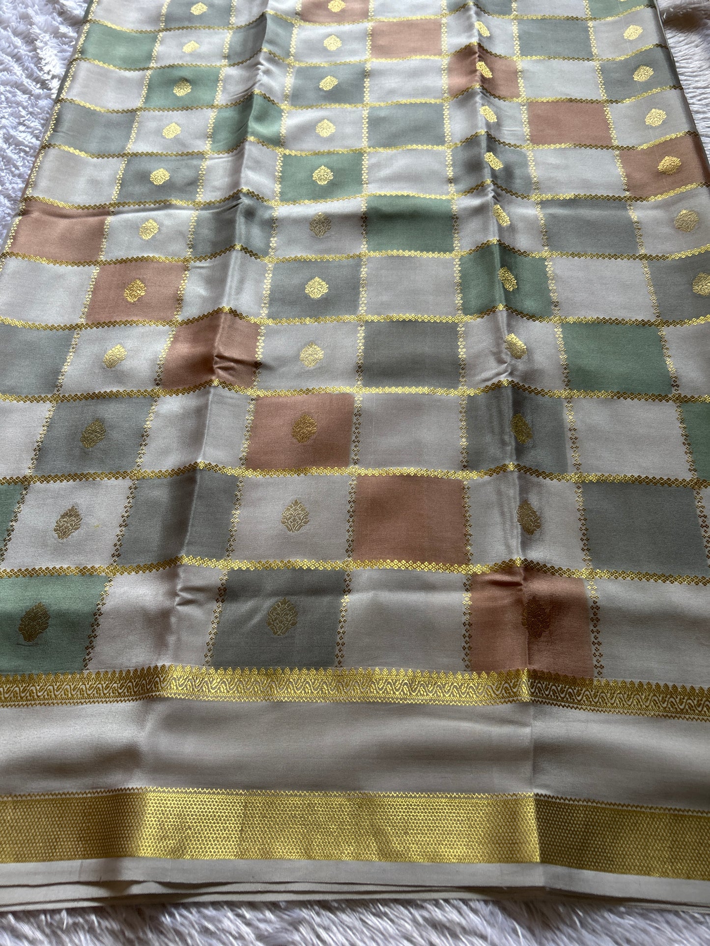 Nisha : Ombré Silver grey