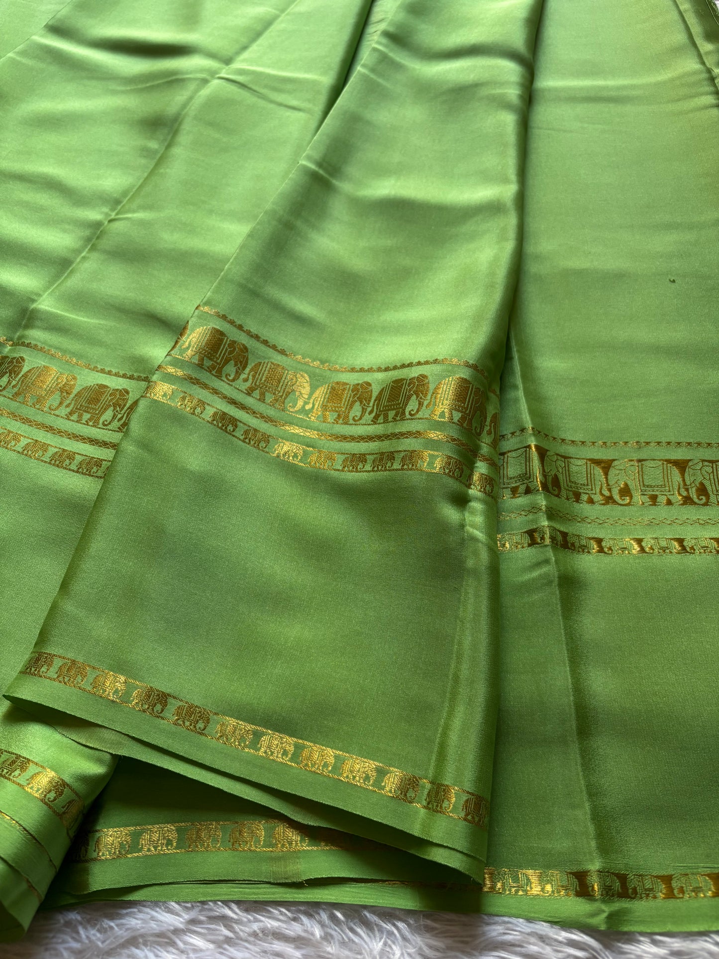 Prashanthi : Solid Pista green