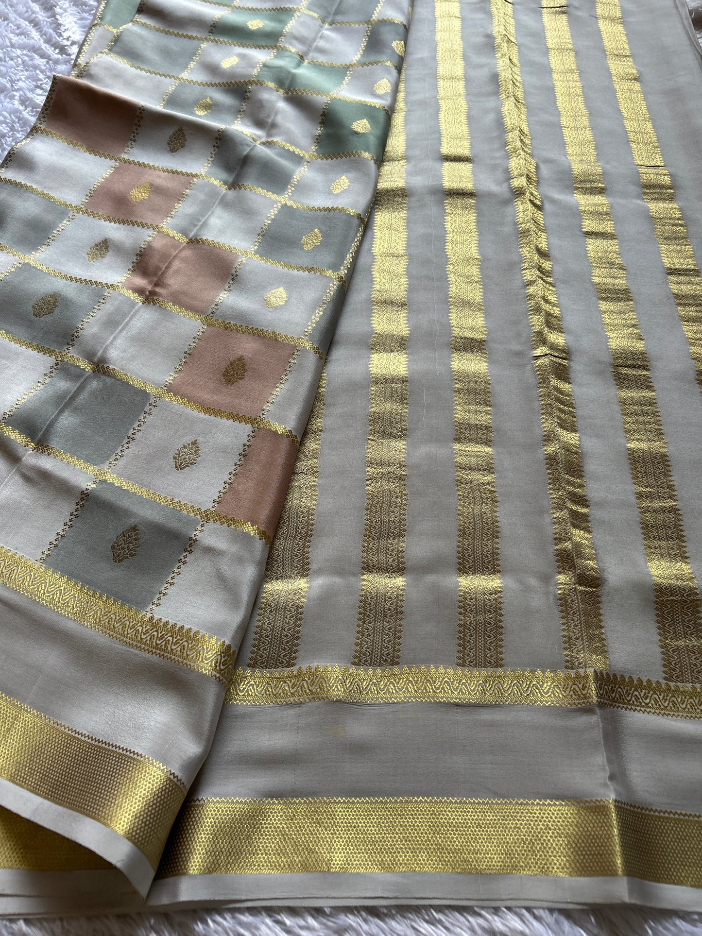 Nisha : Ombré Silver grey