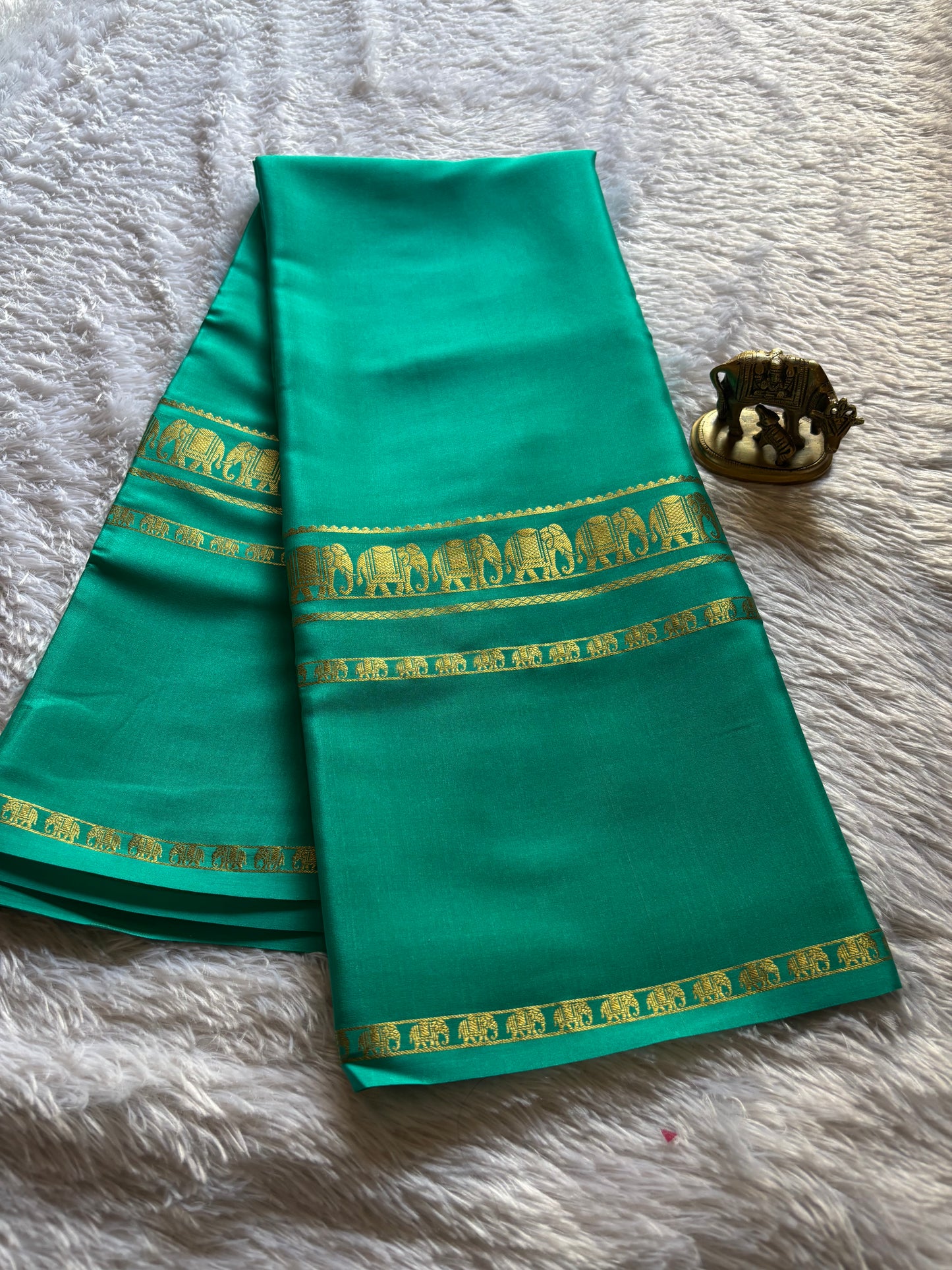 Prashanthi : Solid Turquoise
