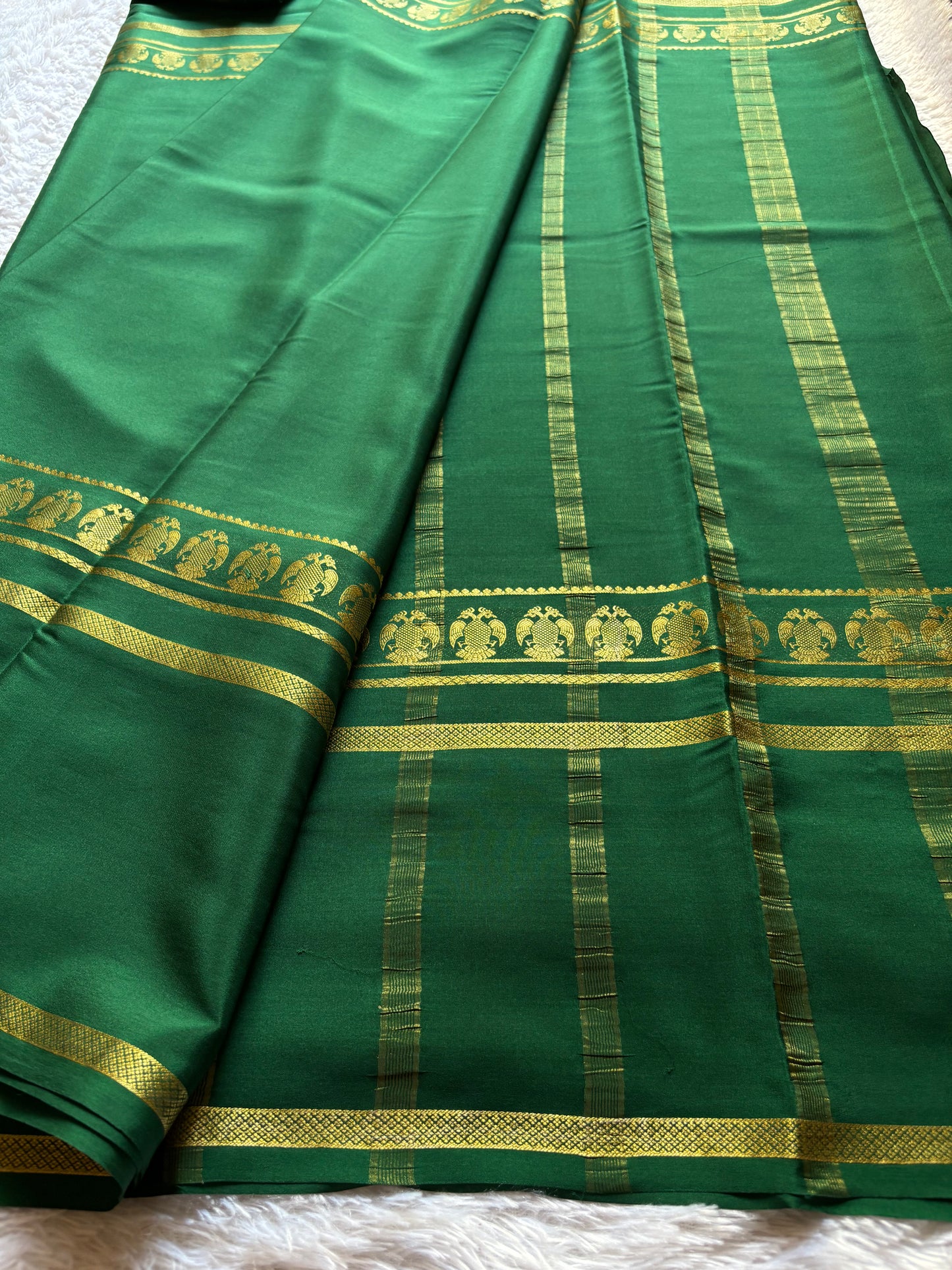 Ashwini : Solid Bottle green
