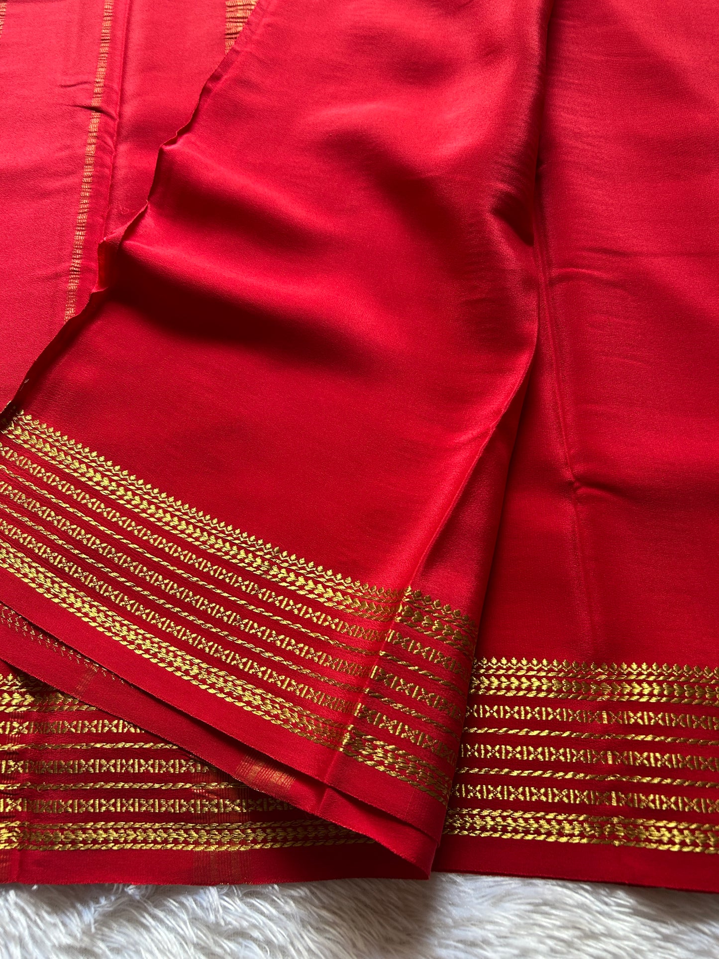 Akshaya : Solid Red