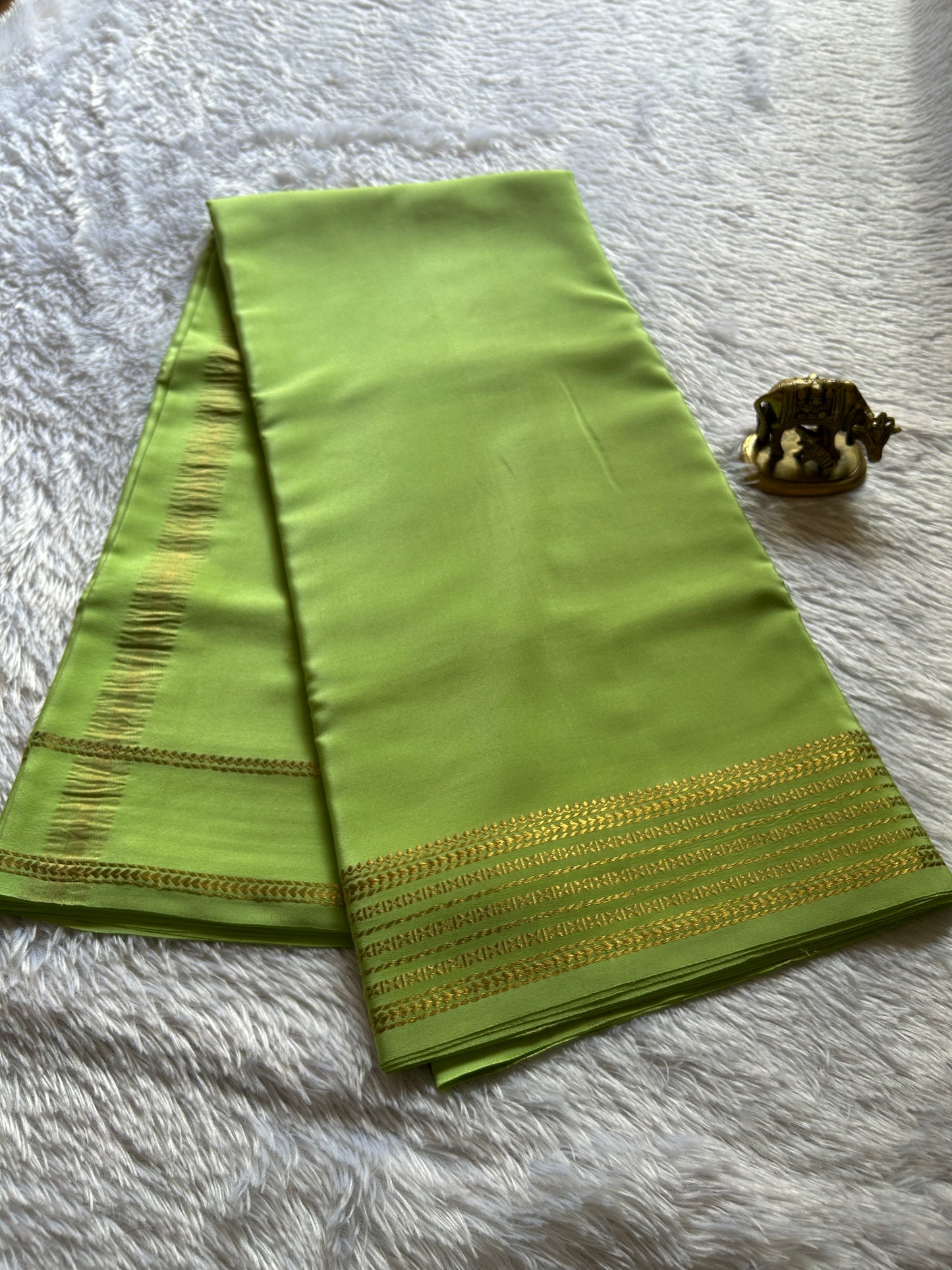 Akshaya : Solid Pista green
