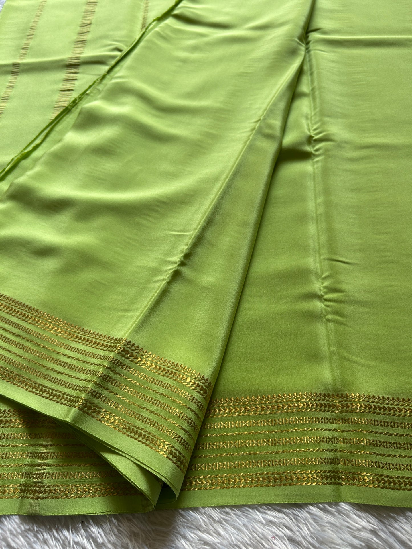Akshaya : Solid Pista green