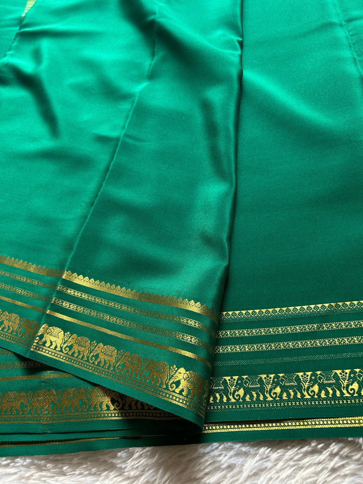 Eshwari : Solid Rama green