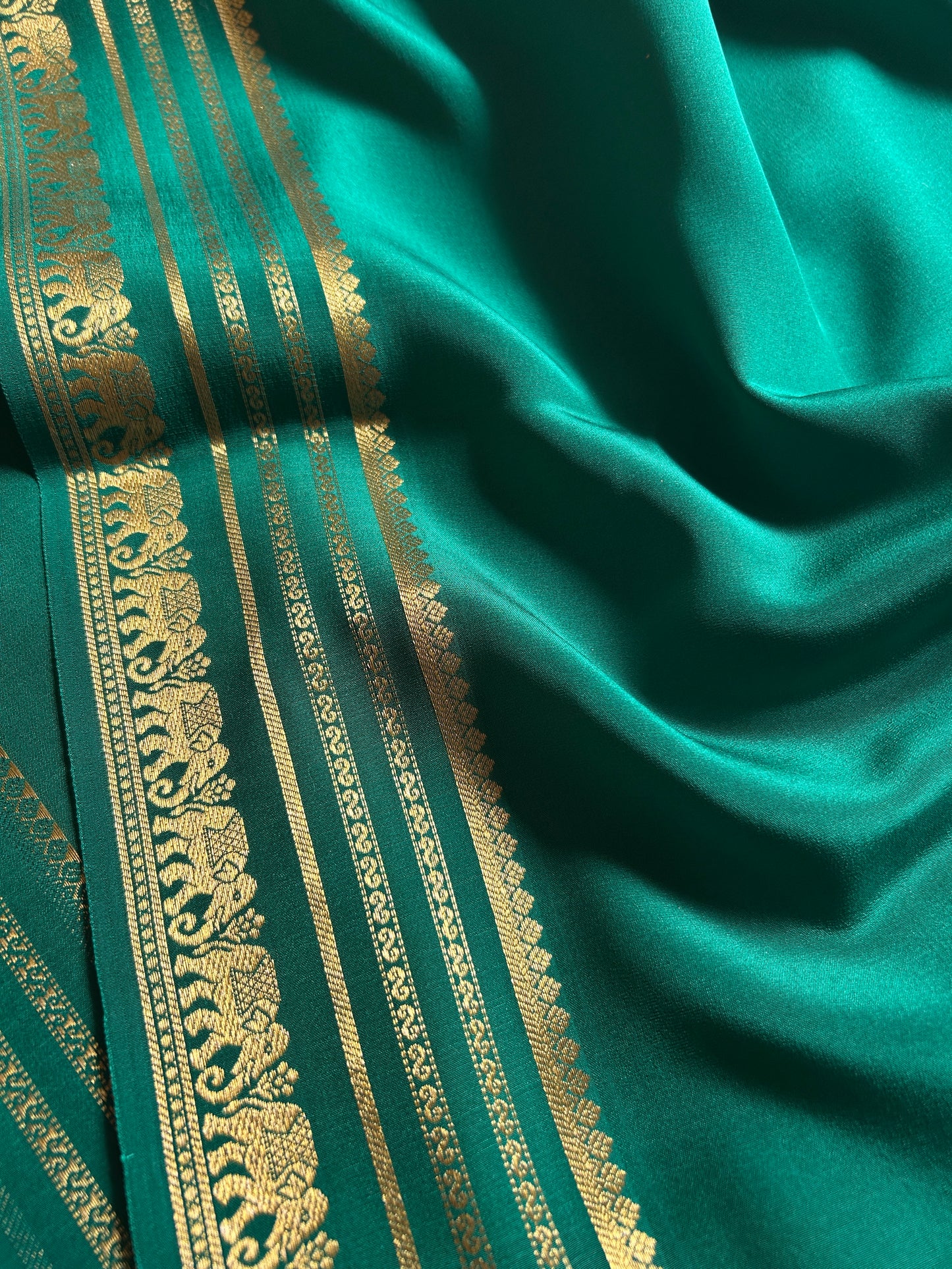 Eshwari : Solid Rama green