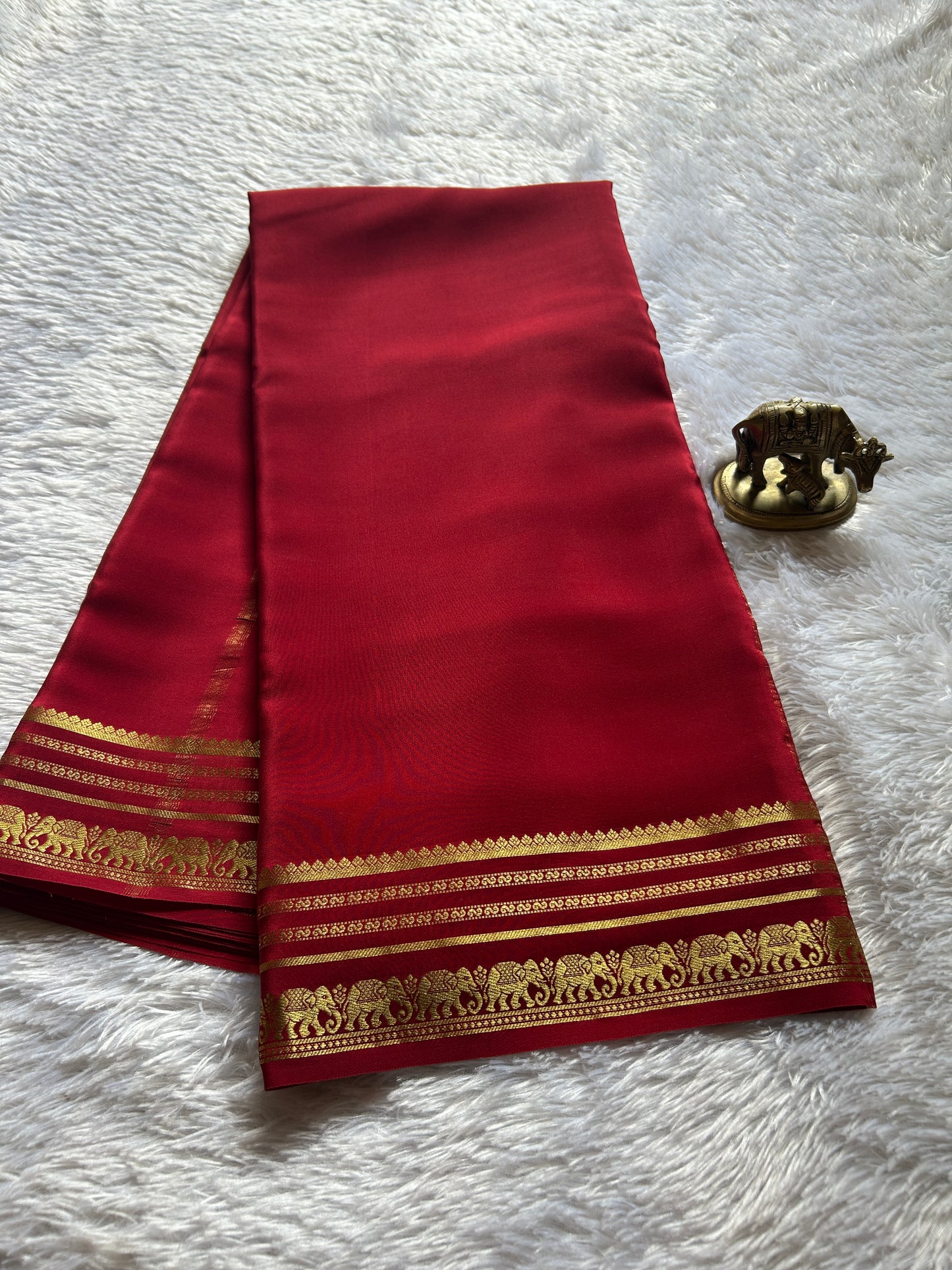 Eshwari : Solid Dark red