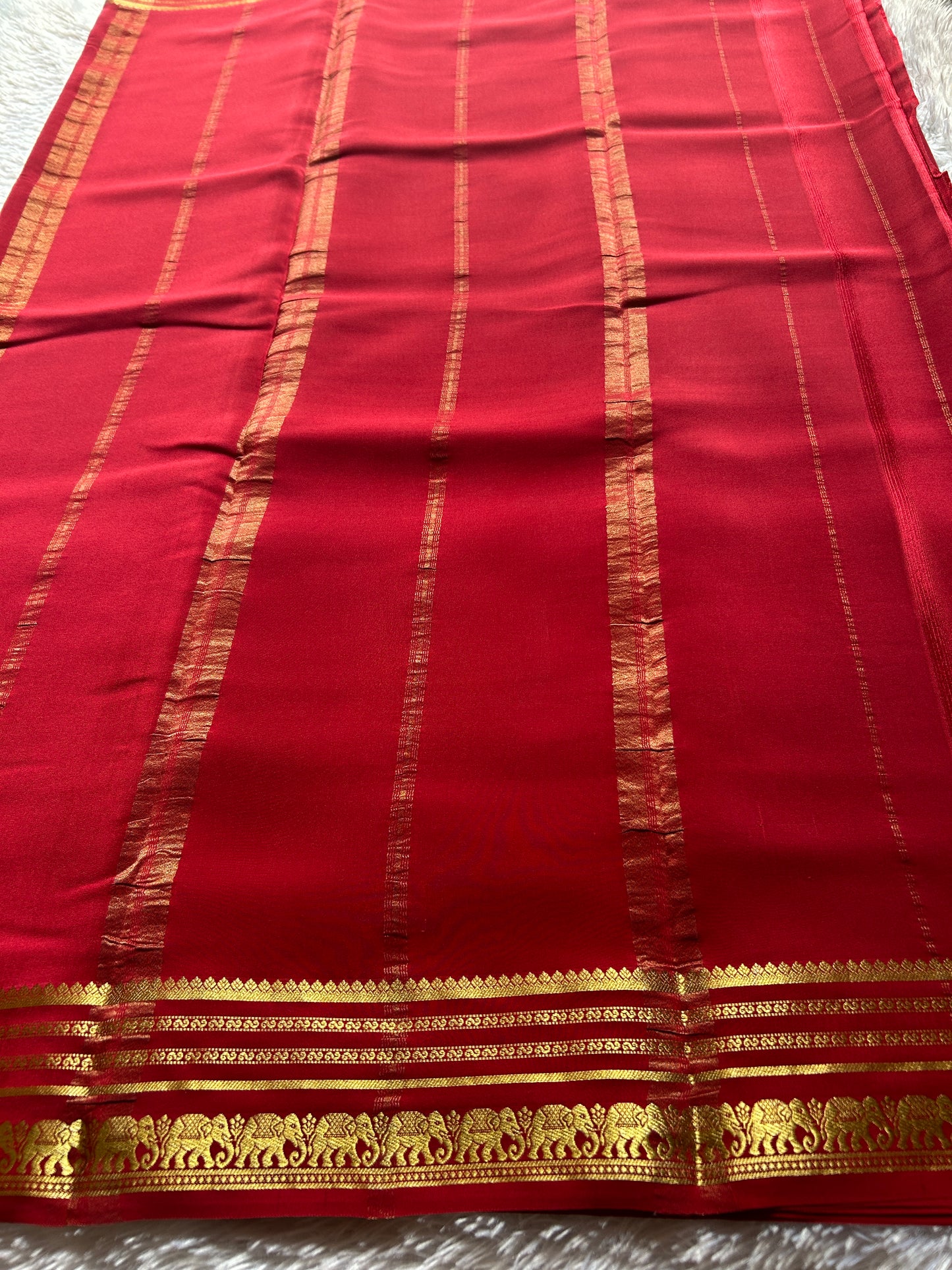 Eshwari : Solid Dark red