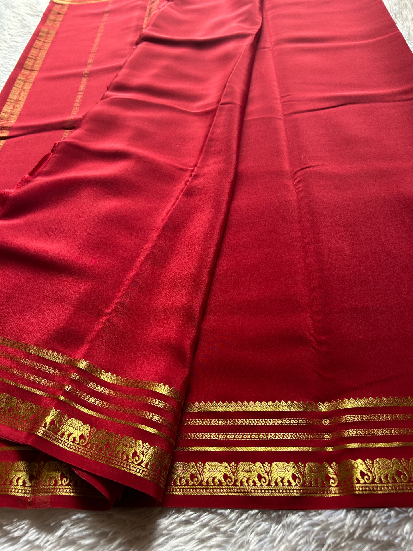 Eshwari : Solid Dark red