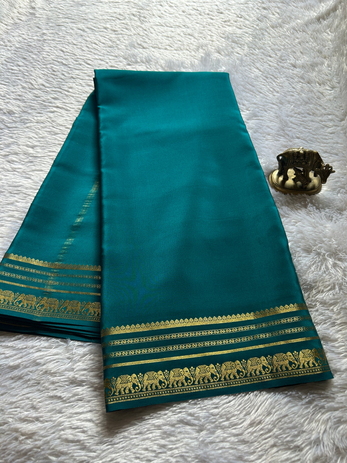 Eshwari : Solid Peacock green