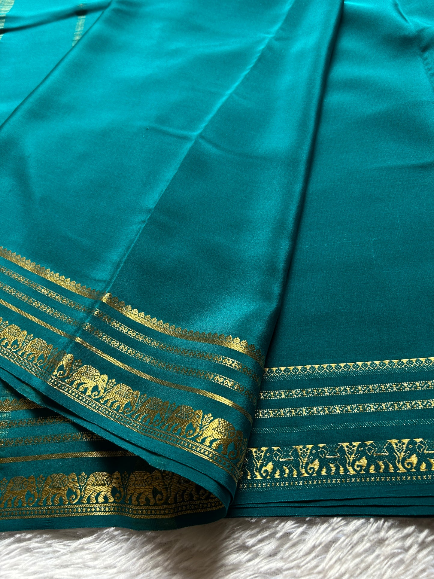 Eshwari : Solid Peacock green