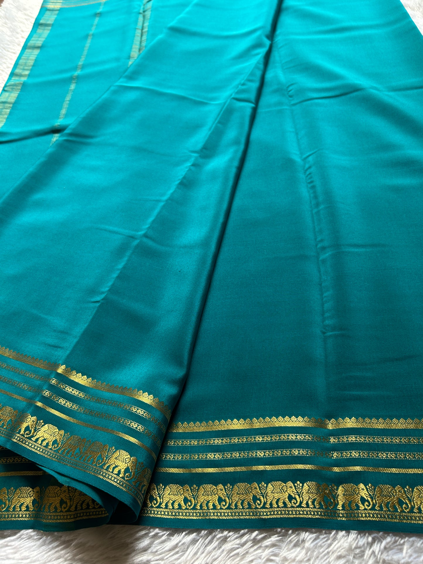 Eshwari : Solid Peacock green