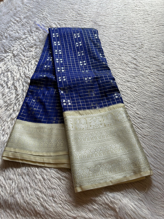 Semi soft silk (2D) : Navy blue-off white