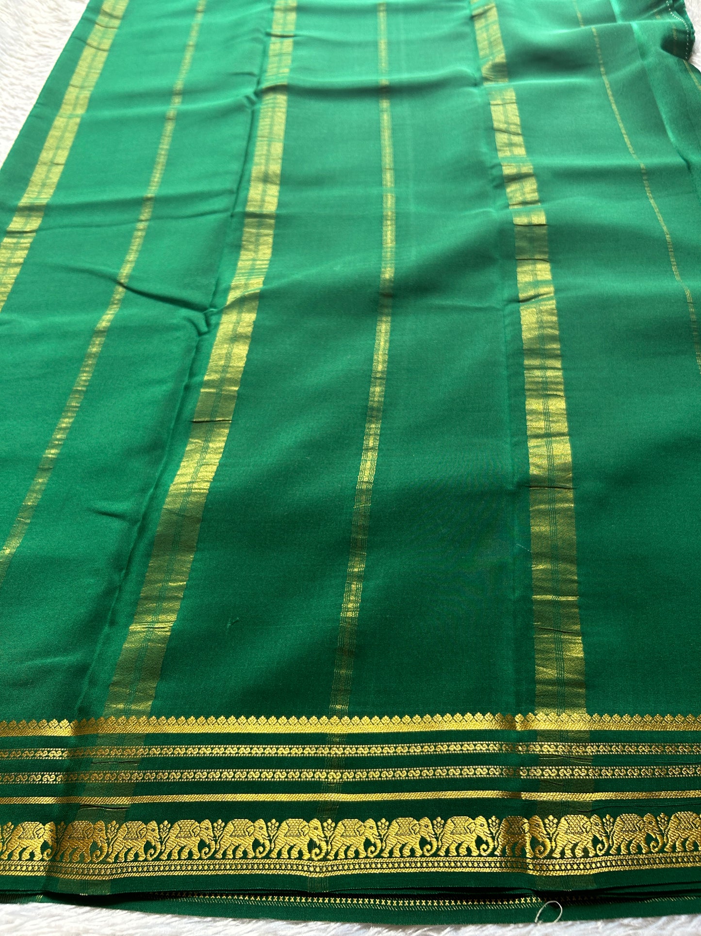 Eshwari : Solid Bottle green