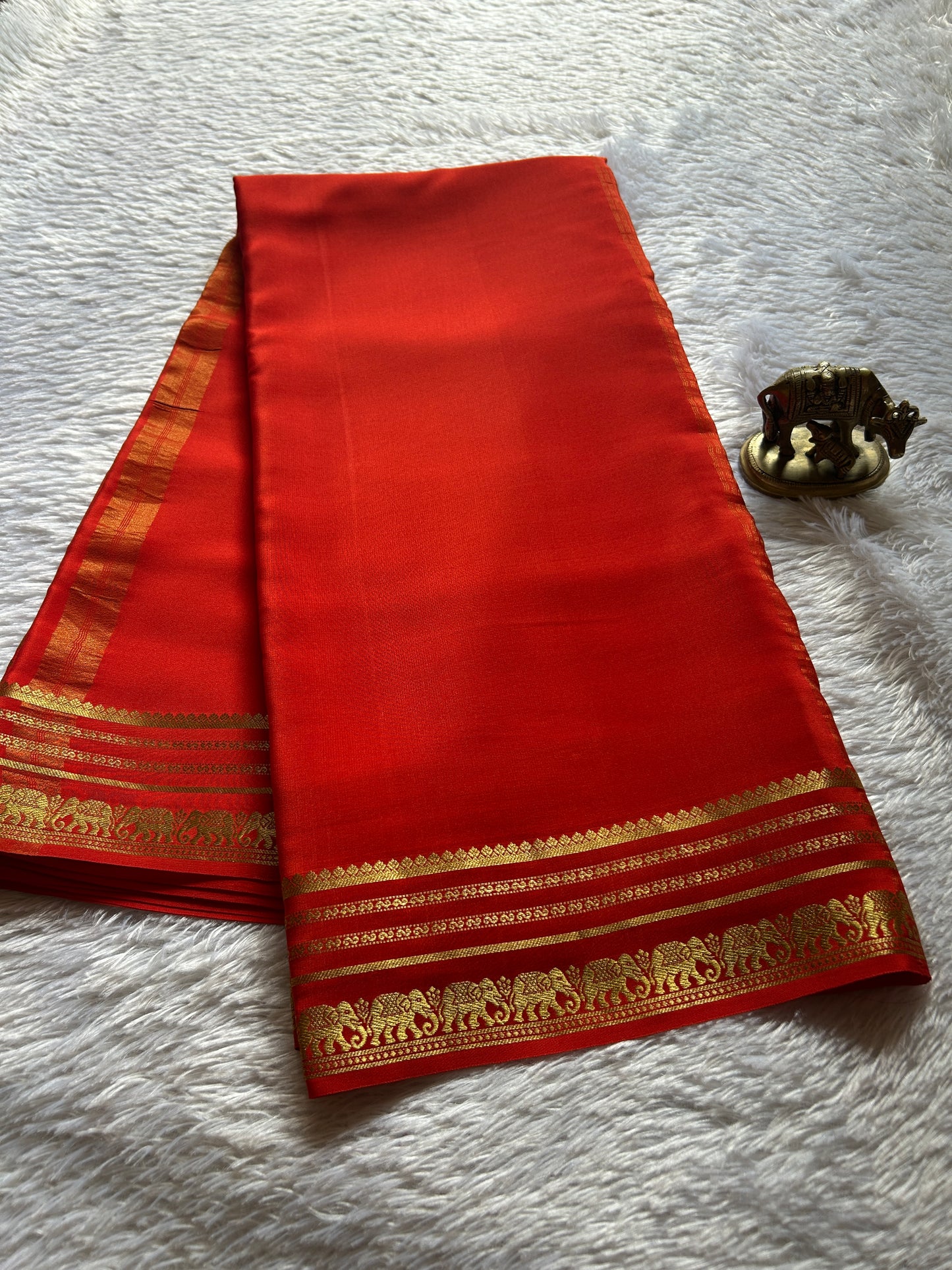 Eshwari : Solid Red