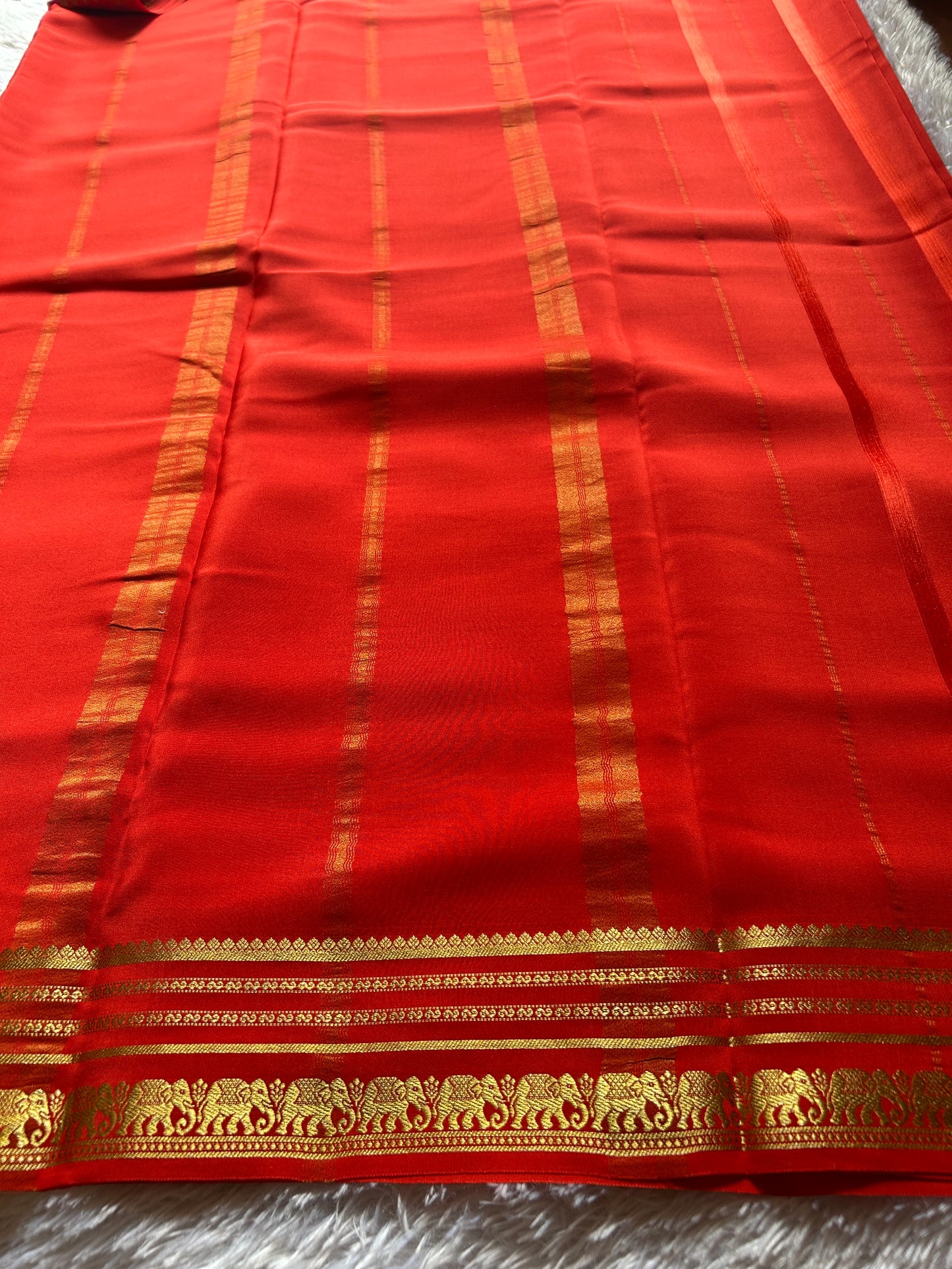 Eshwari : Solid Red