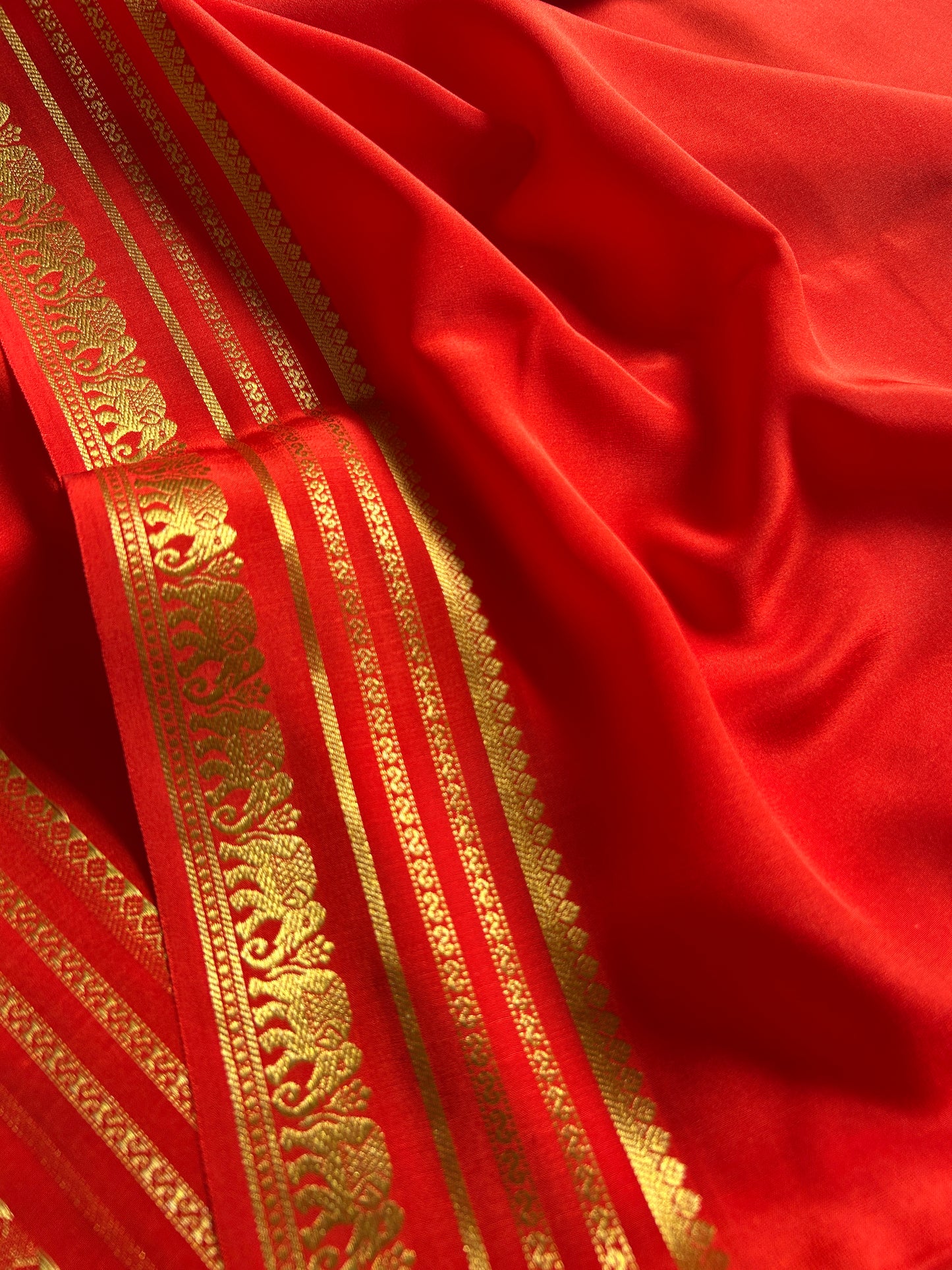 Eshwari : Solid Red