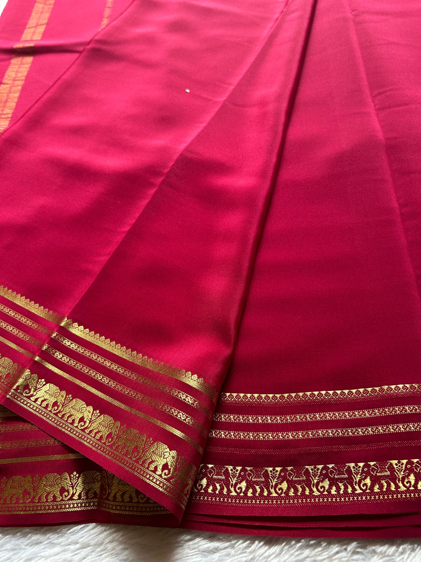 Eshwari : Solid Maroon