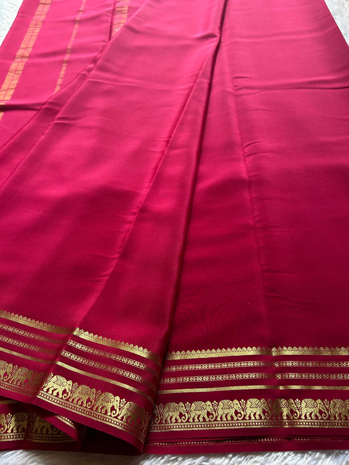 Eshwari : Solid Maroon