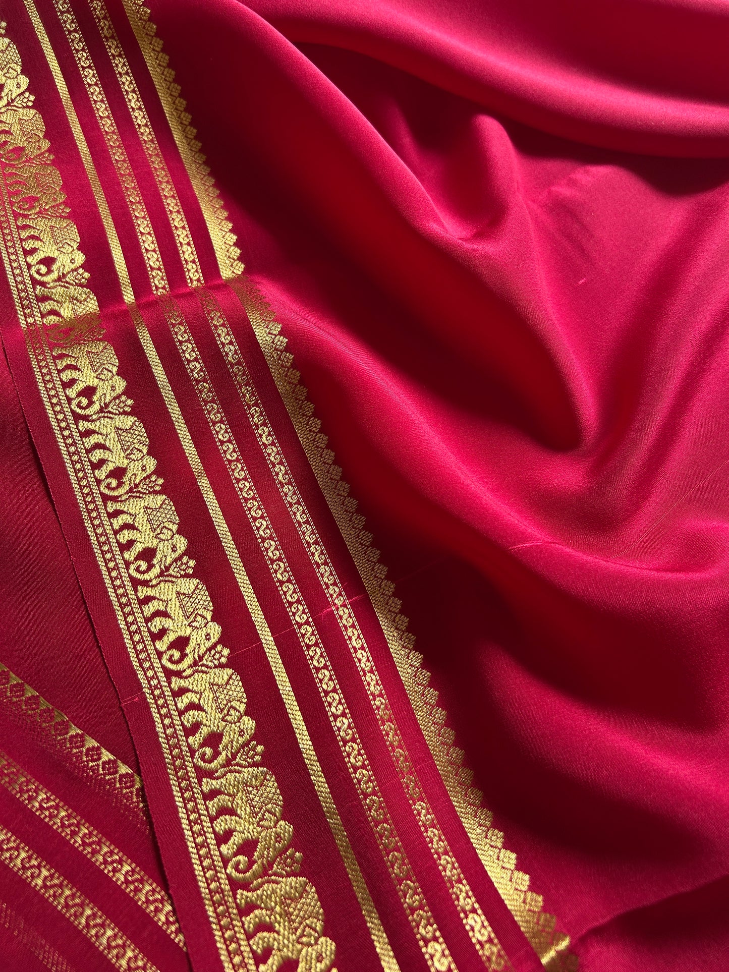 Eshwari : Solid Maroon