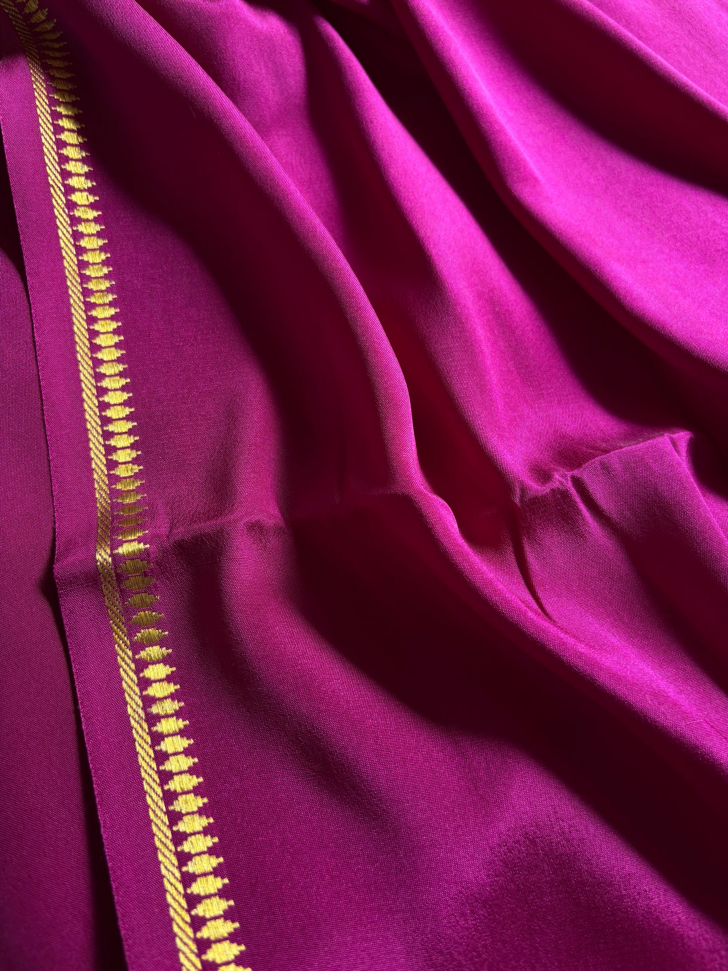 Rukmini : Solid Dark magenta