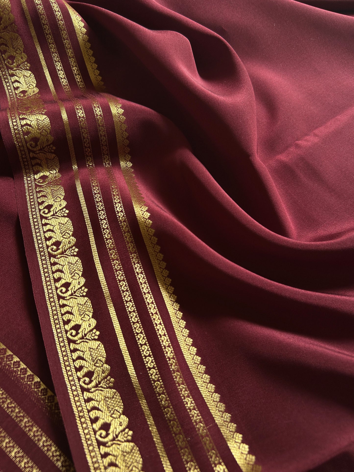 Eshwari : Solid Chocolate brown