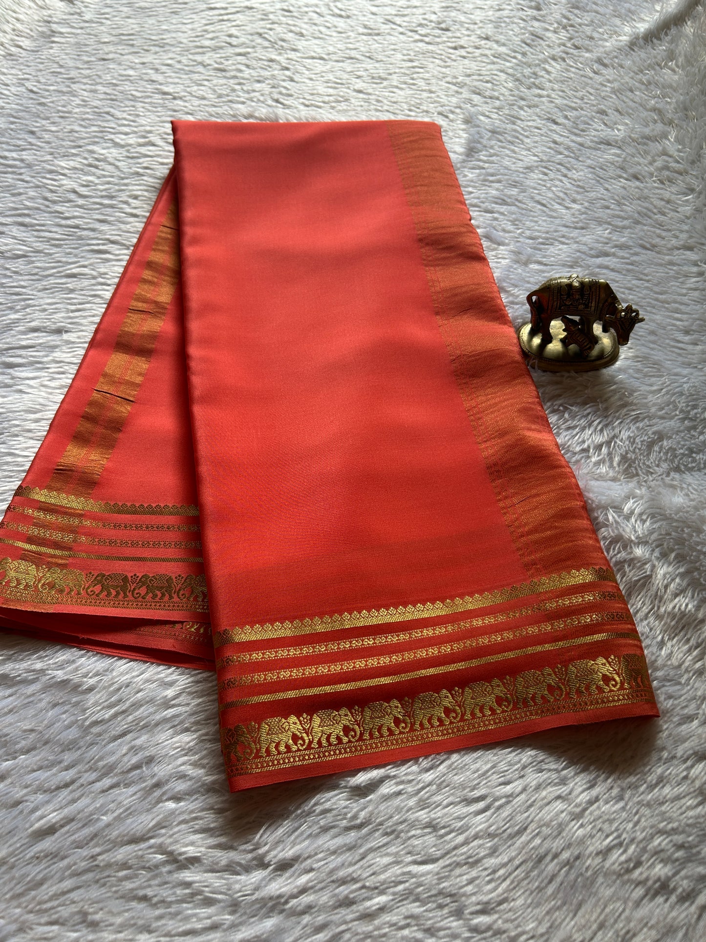 Eshwari : Solid Coral