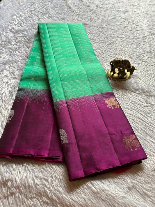 Aruna (2D) : Sea green-magenta
