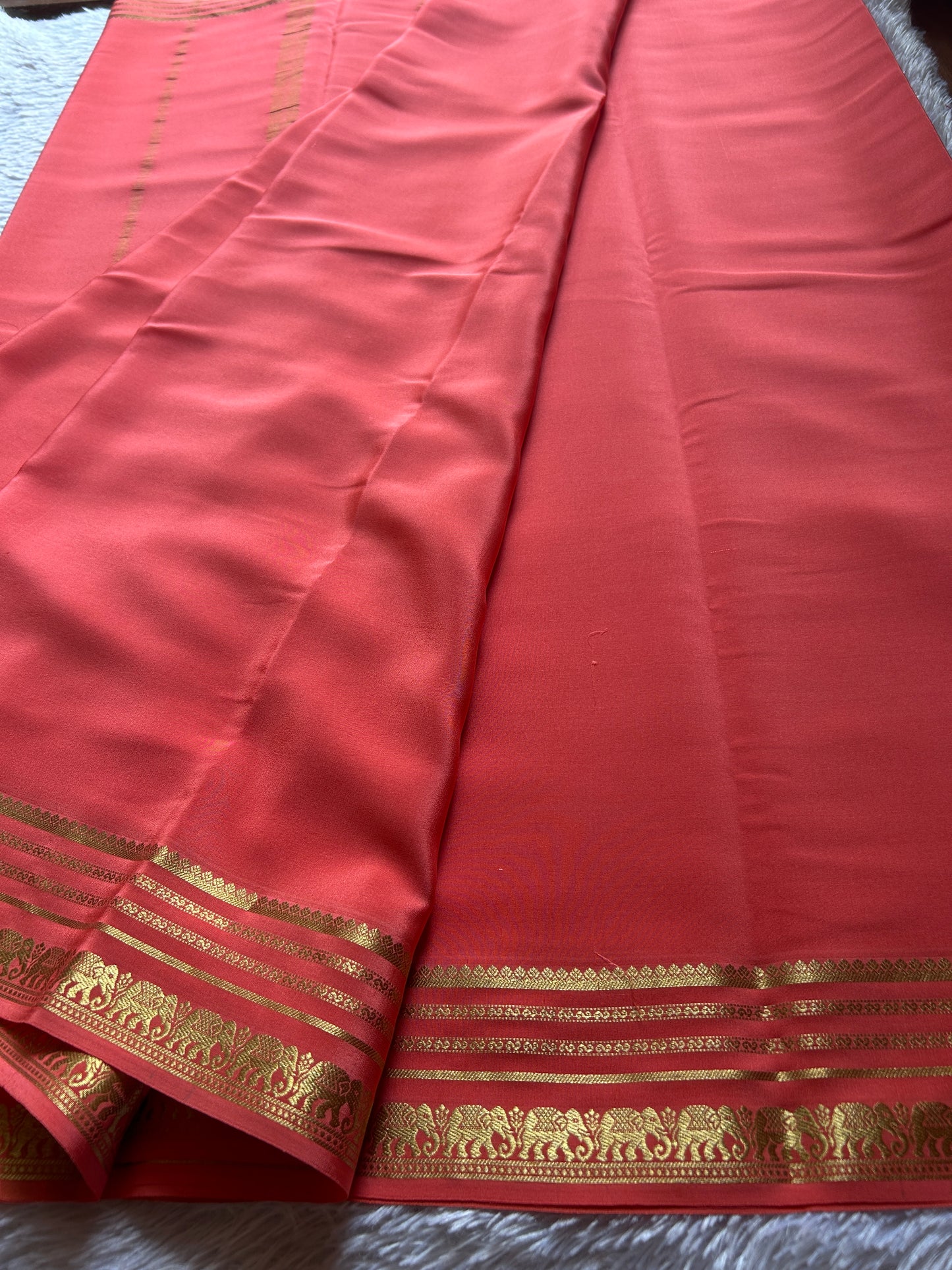 Eshwari : Solid Coral