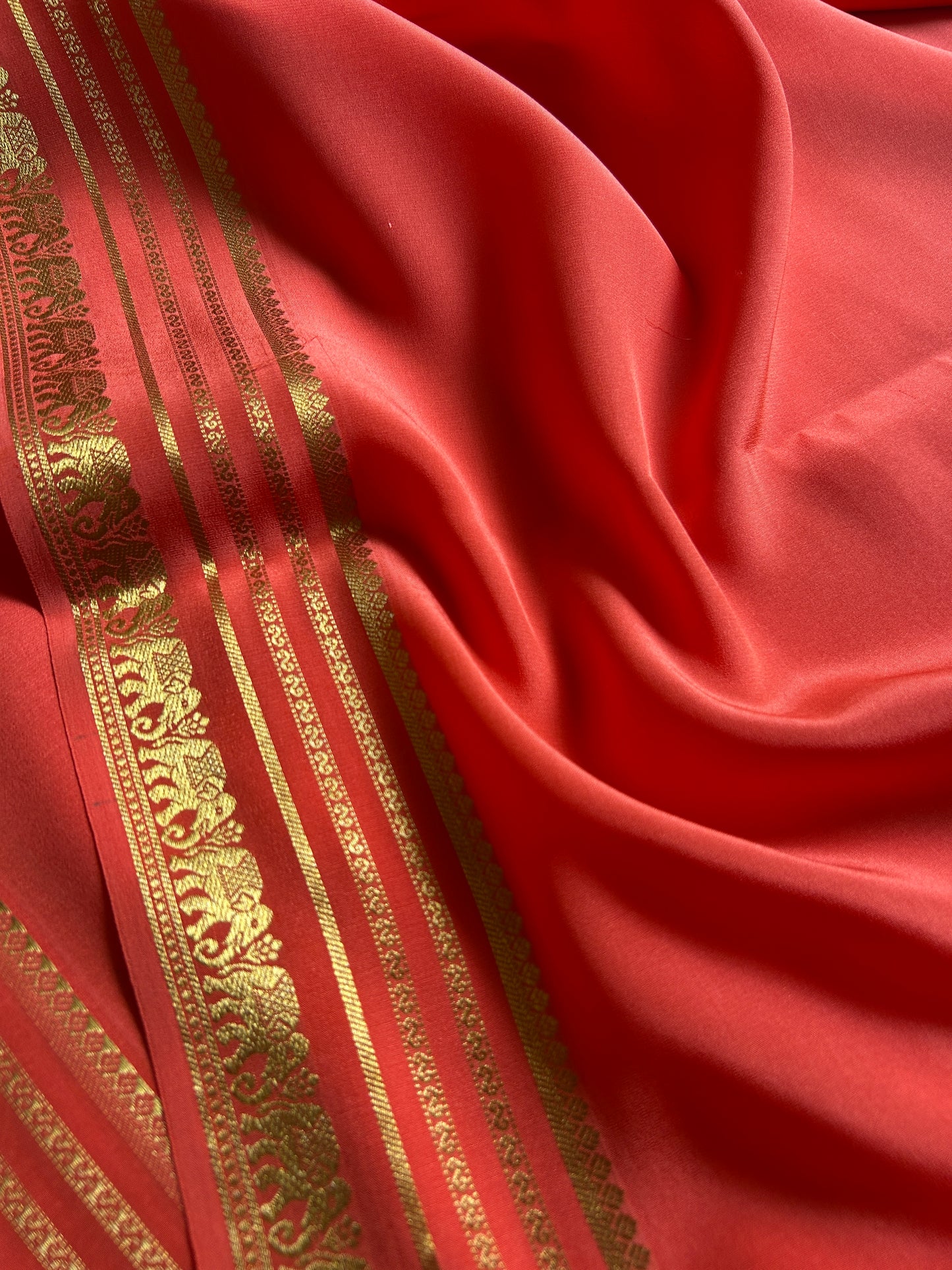 Eshwari : Solid Coral
