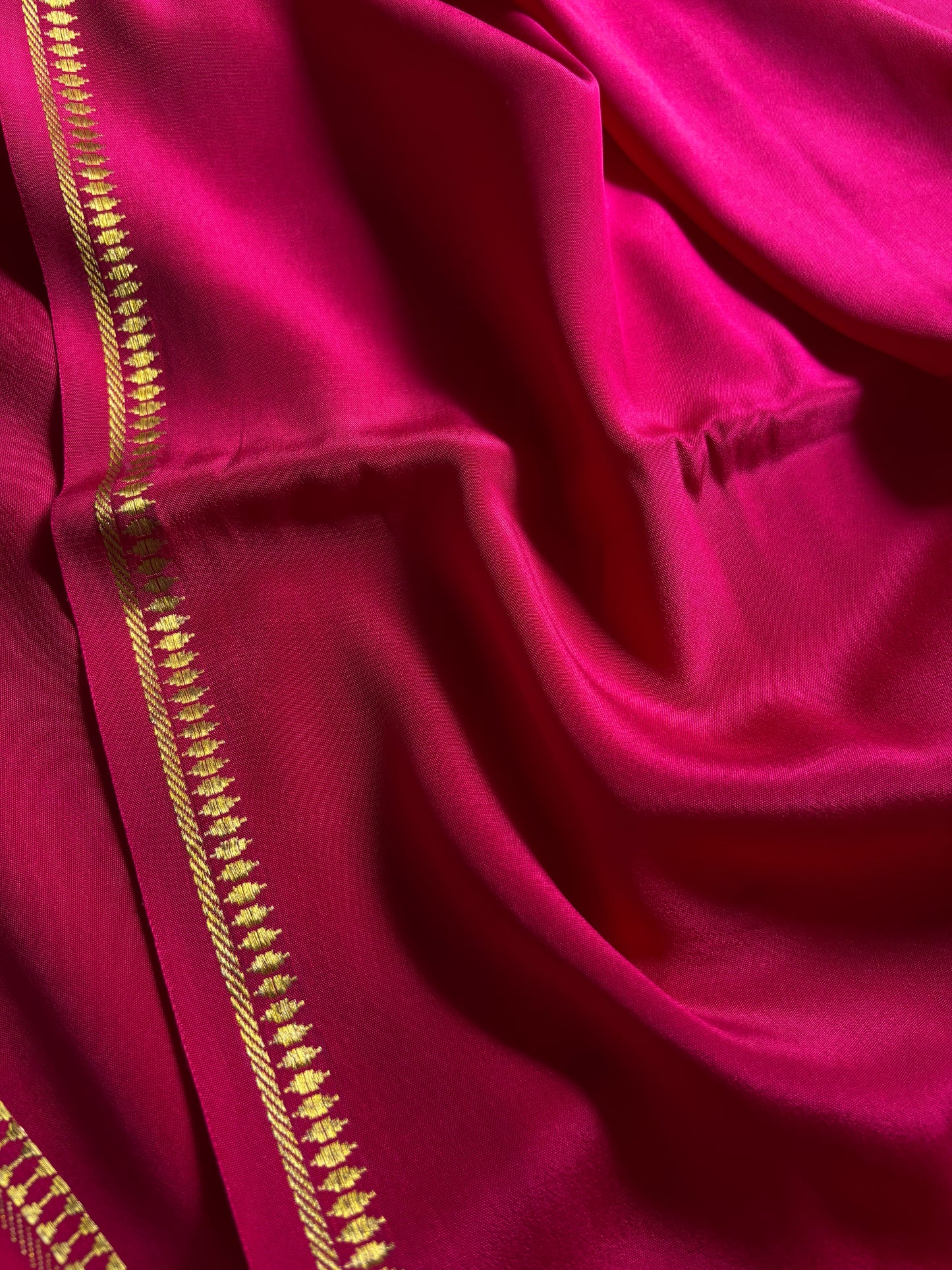 Rukmini : Solid Rani pink