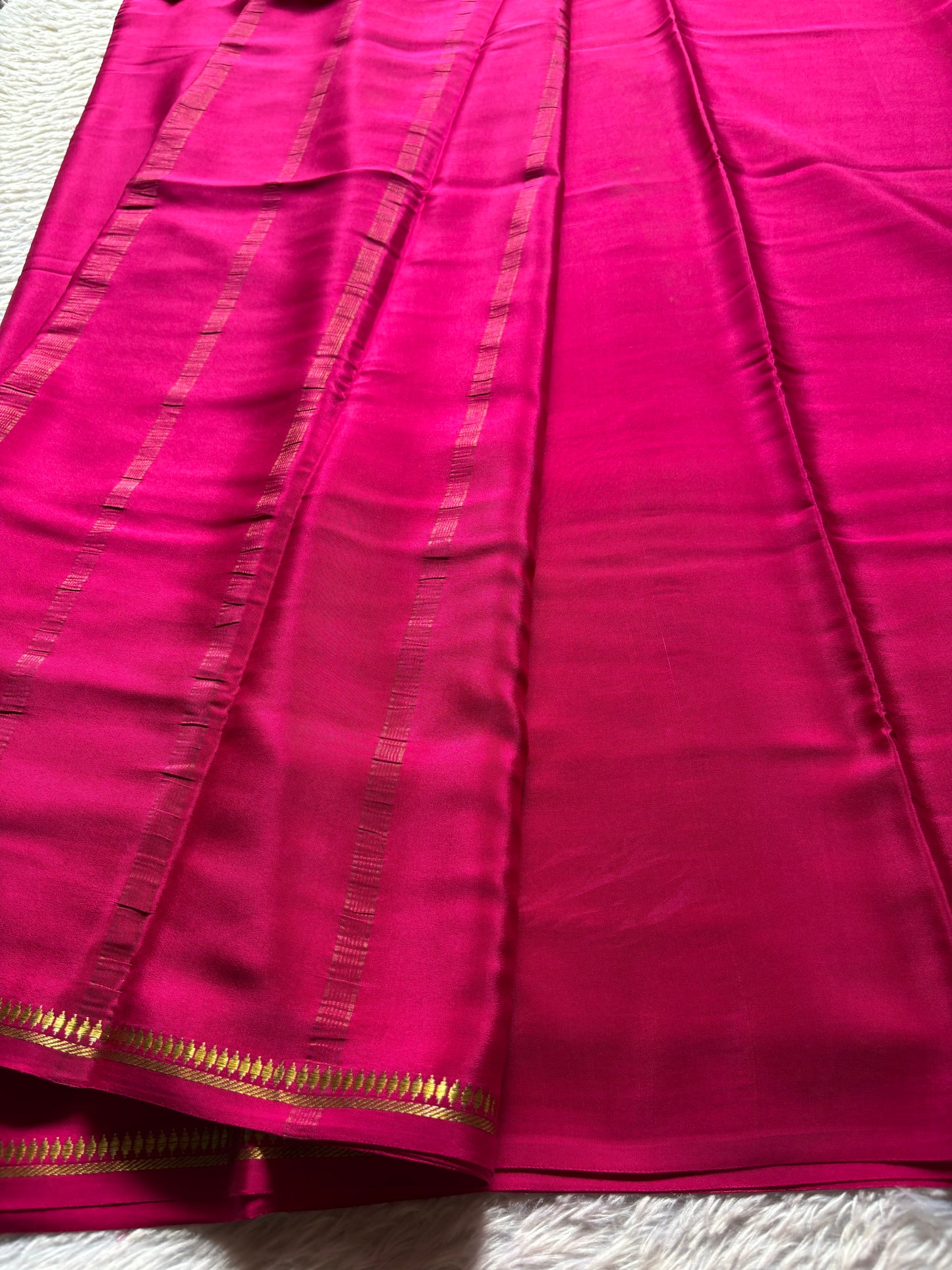 Rukmini : Solid Rani pink