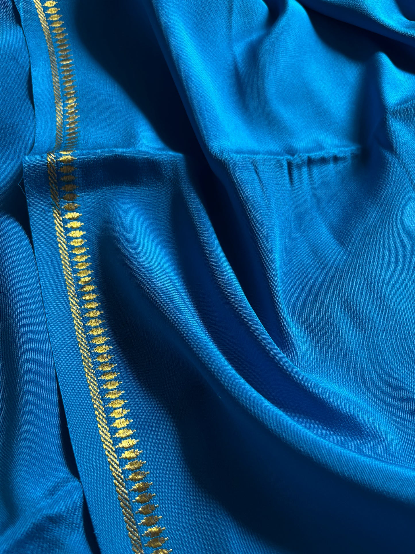 Rukmini : Solid Ananda blue