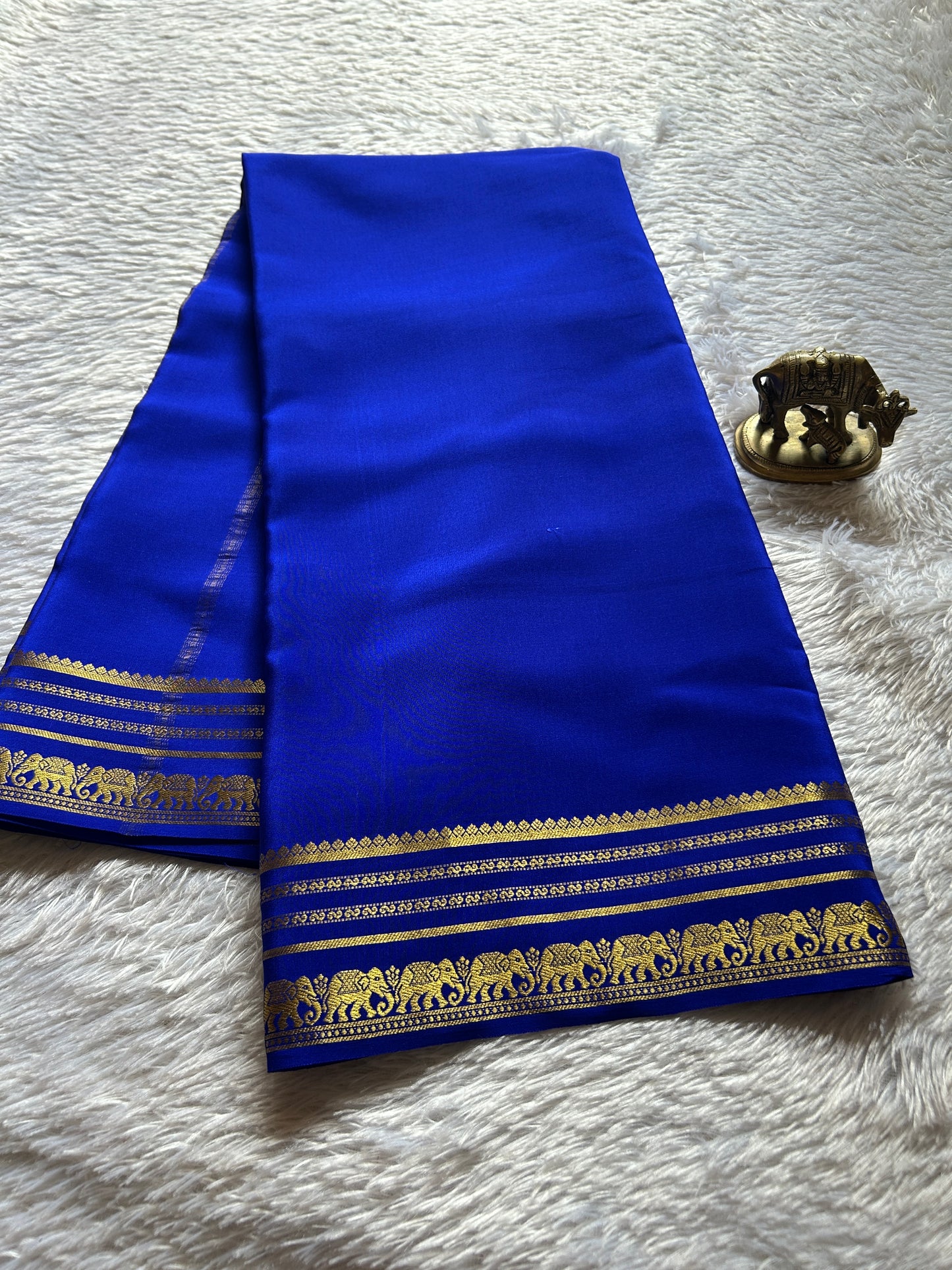 Eshwari : Solid Royal blue