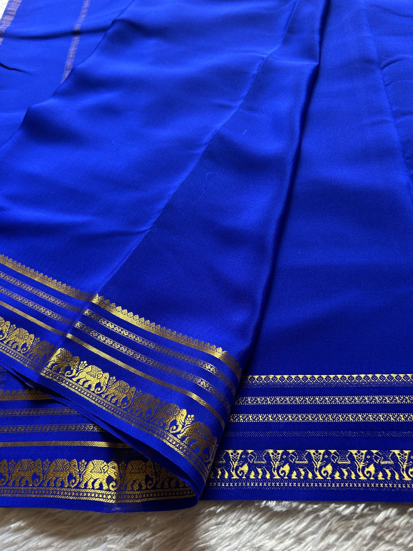 Eshwari : Solid Royal blue