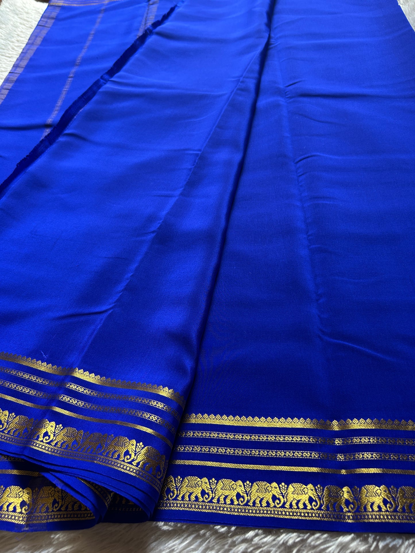 Eshwari : Solid Royal blue