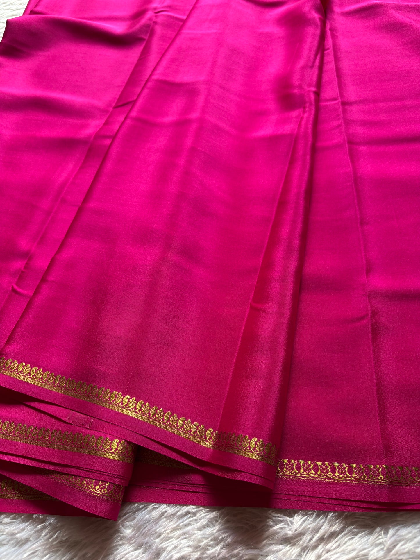 Nitya : Solid Rani pink