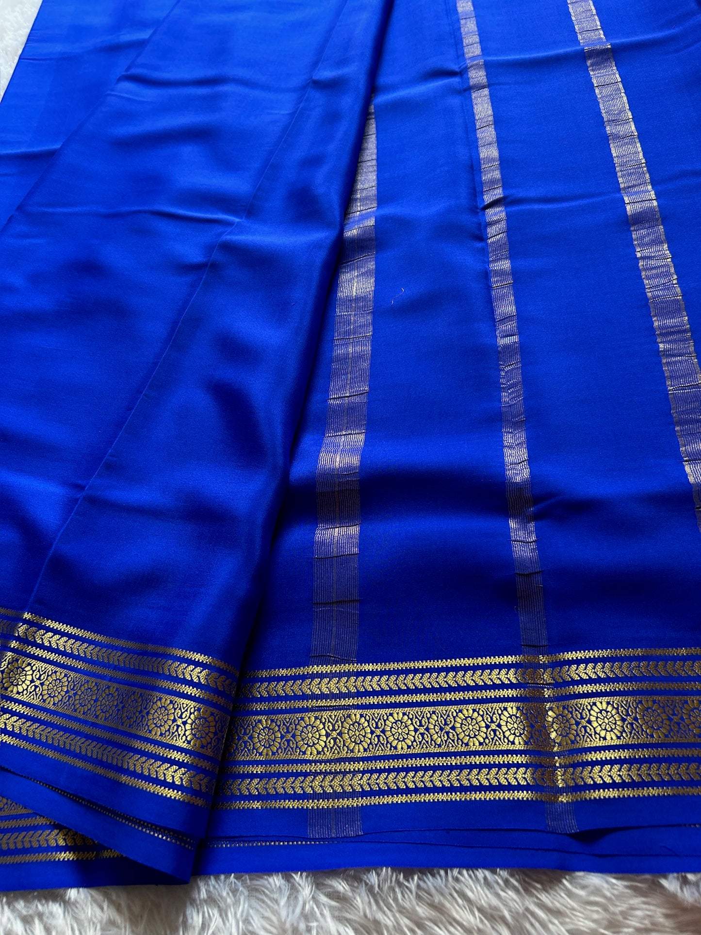 Devika : Solid royal blue