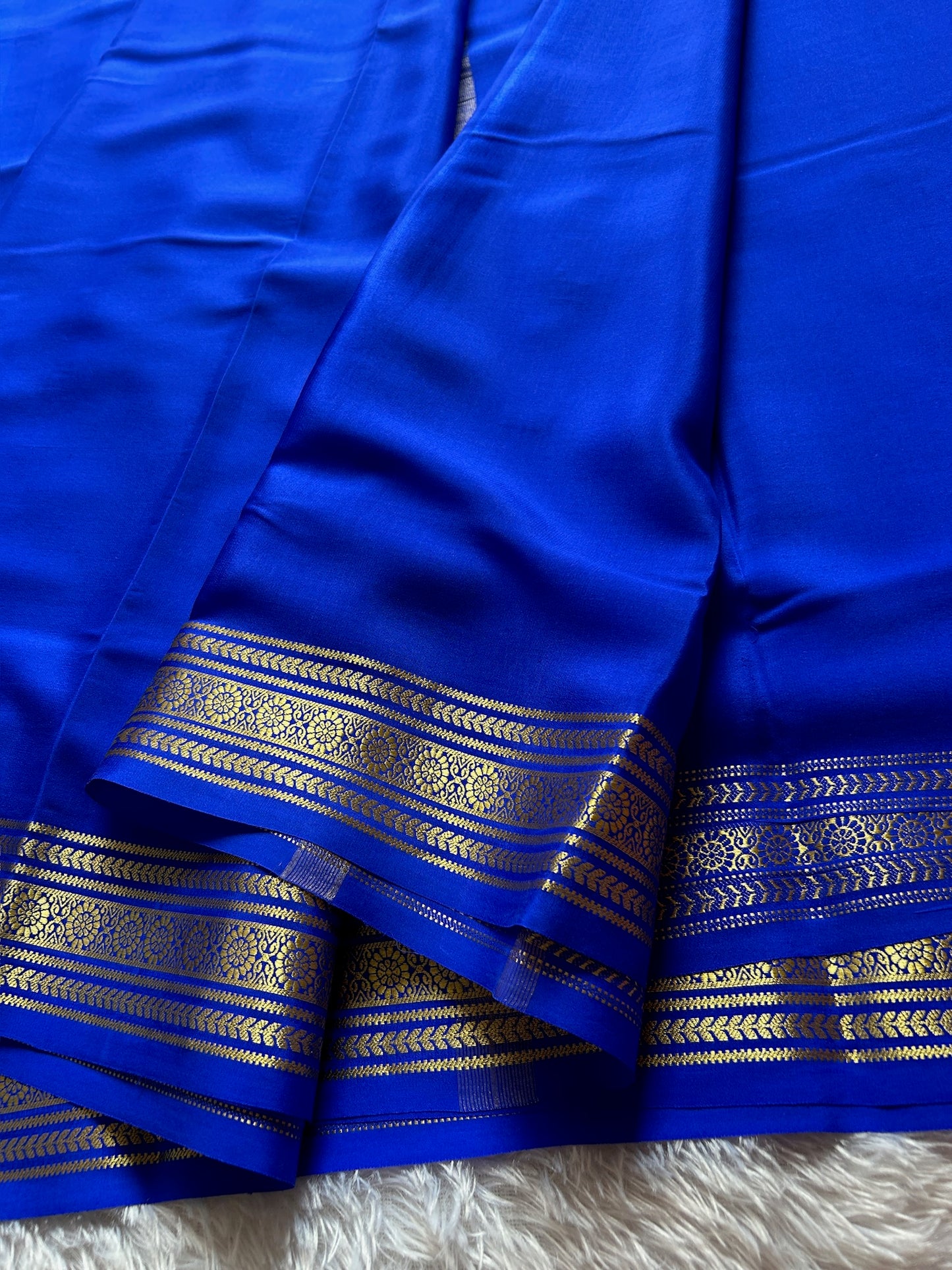 Devika : Solid royal blue
