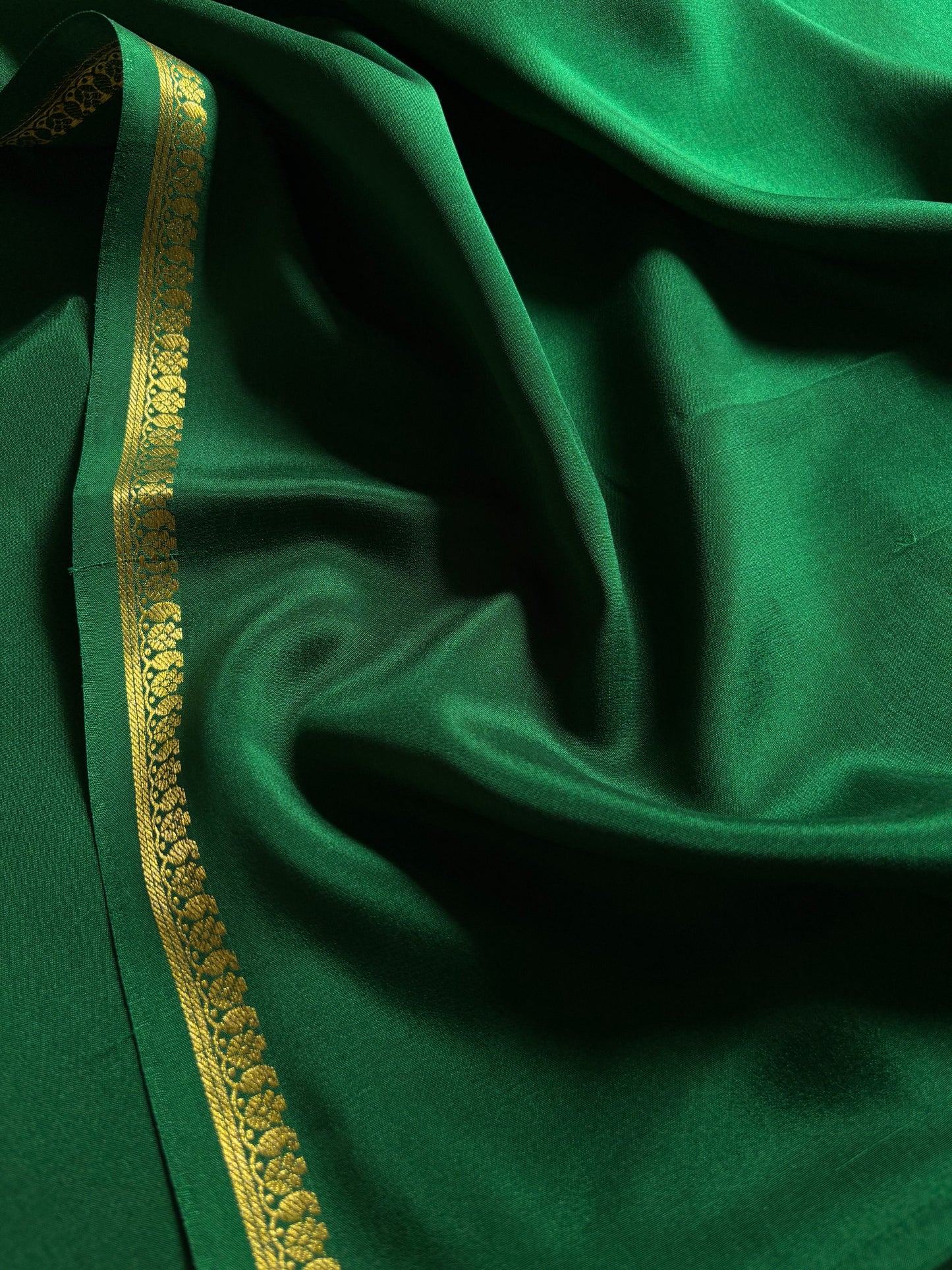 Nitya : Solid Bottle green