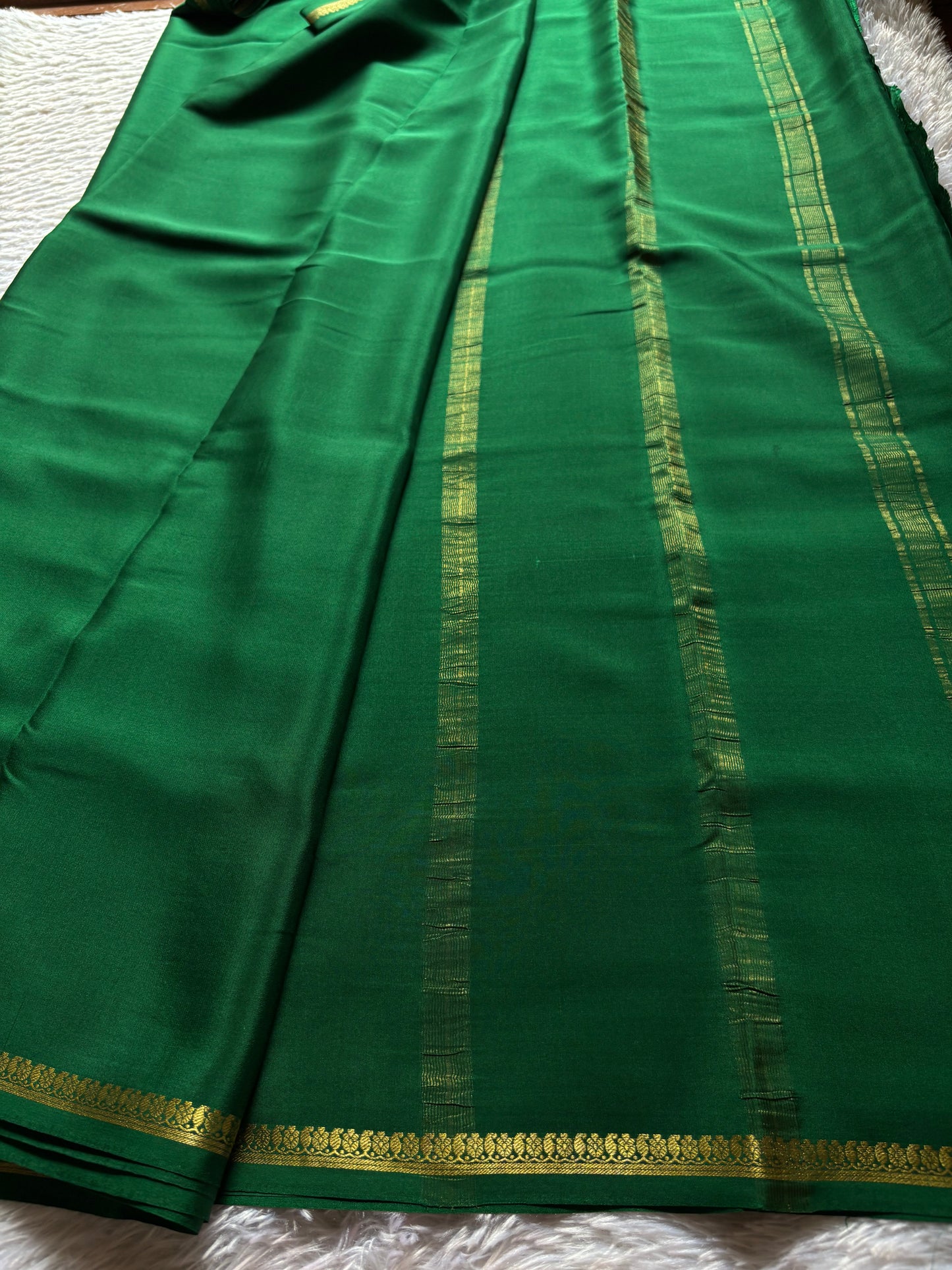 Nitya : Solid Bottle green