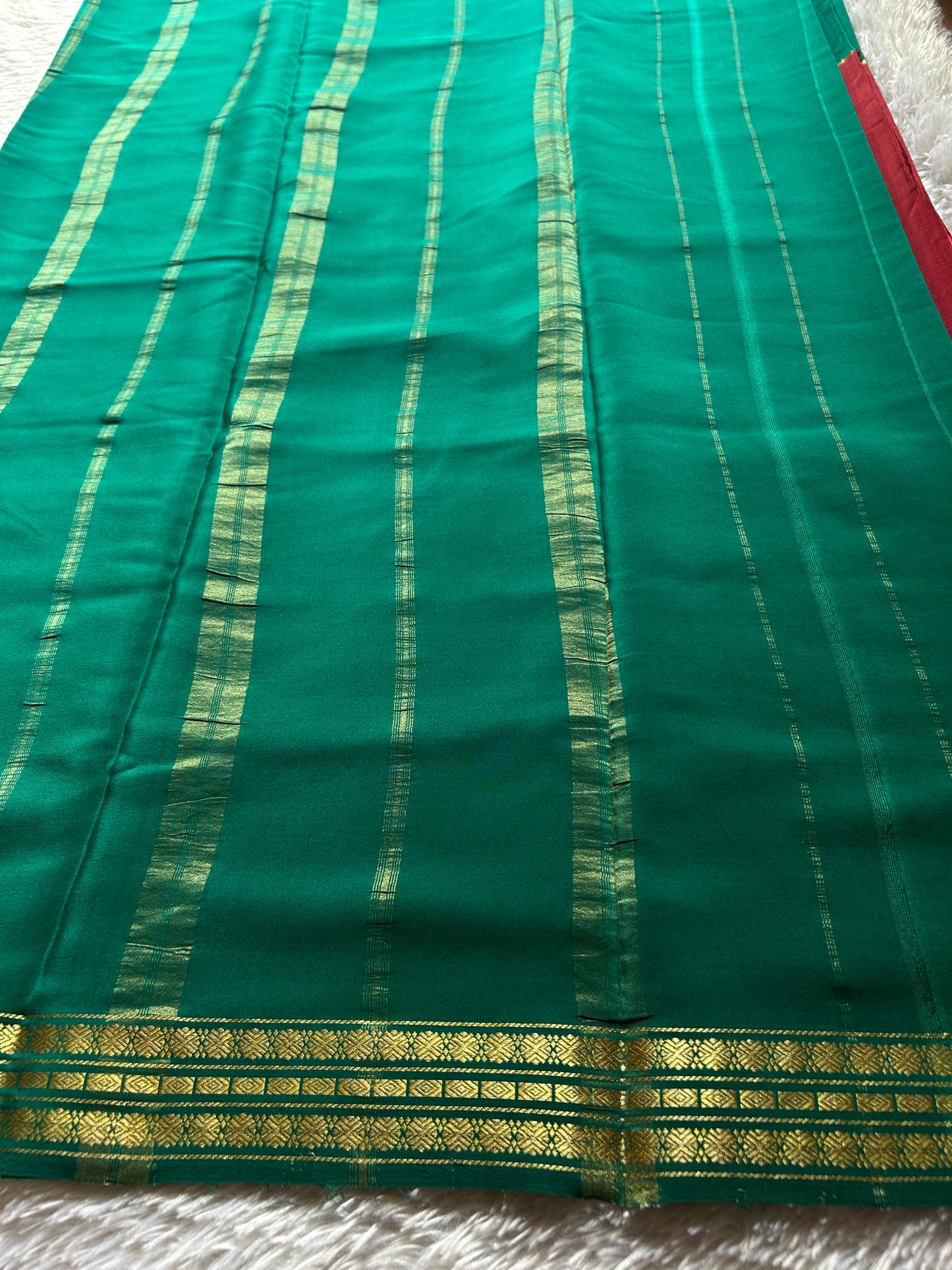 Suraksha (2D) : Maroon-rama green