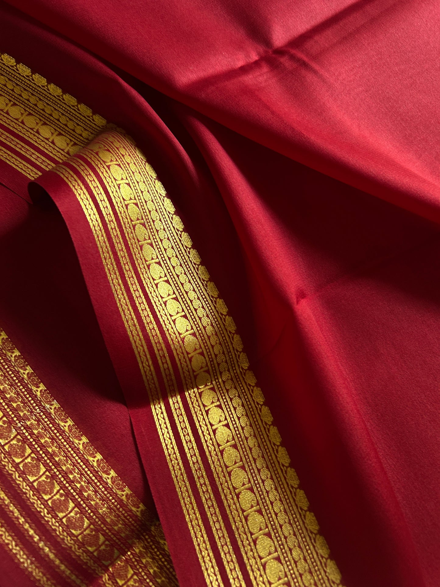 Swara : Solid Dark Maroon