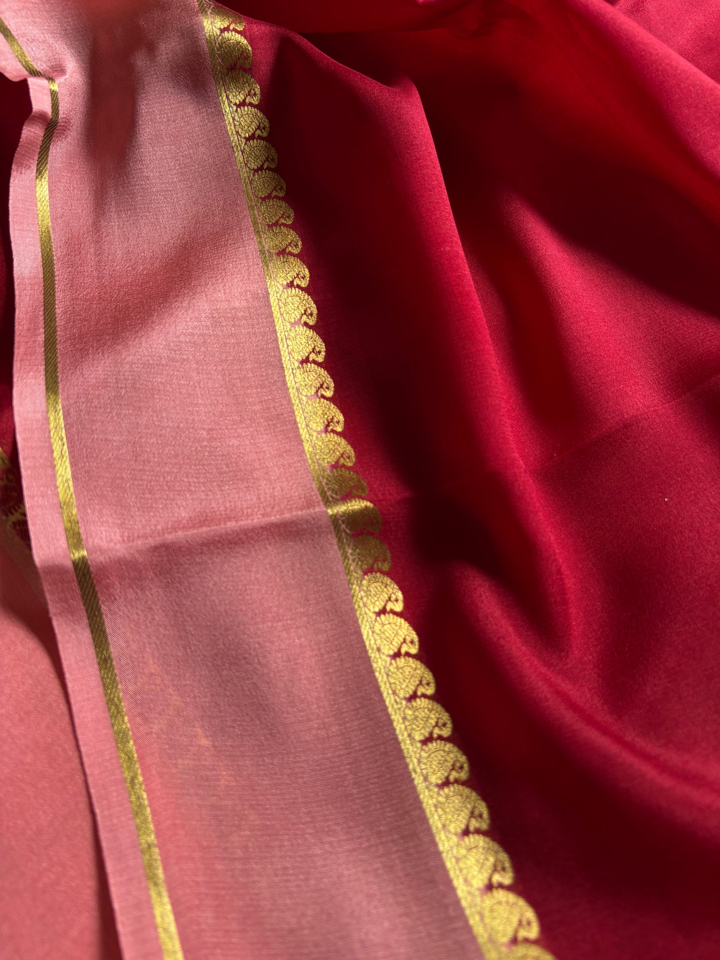 Mala (2D) : Red-light pink