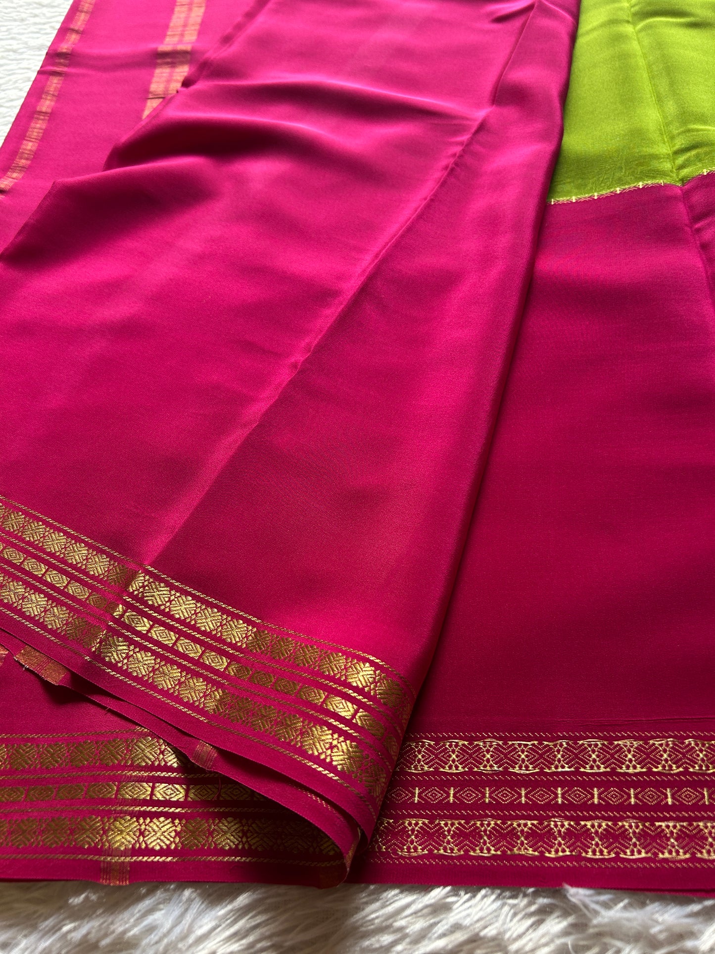 Suraksha (2D) : Mehendi green-rani pink