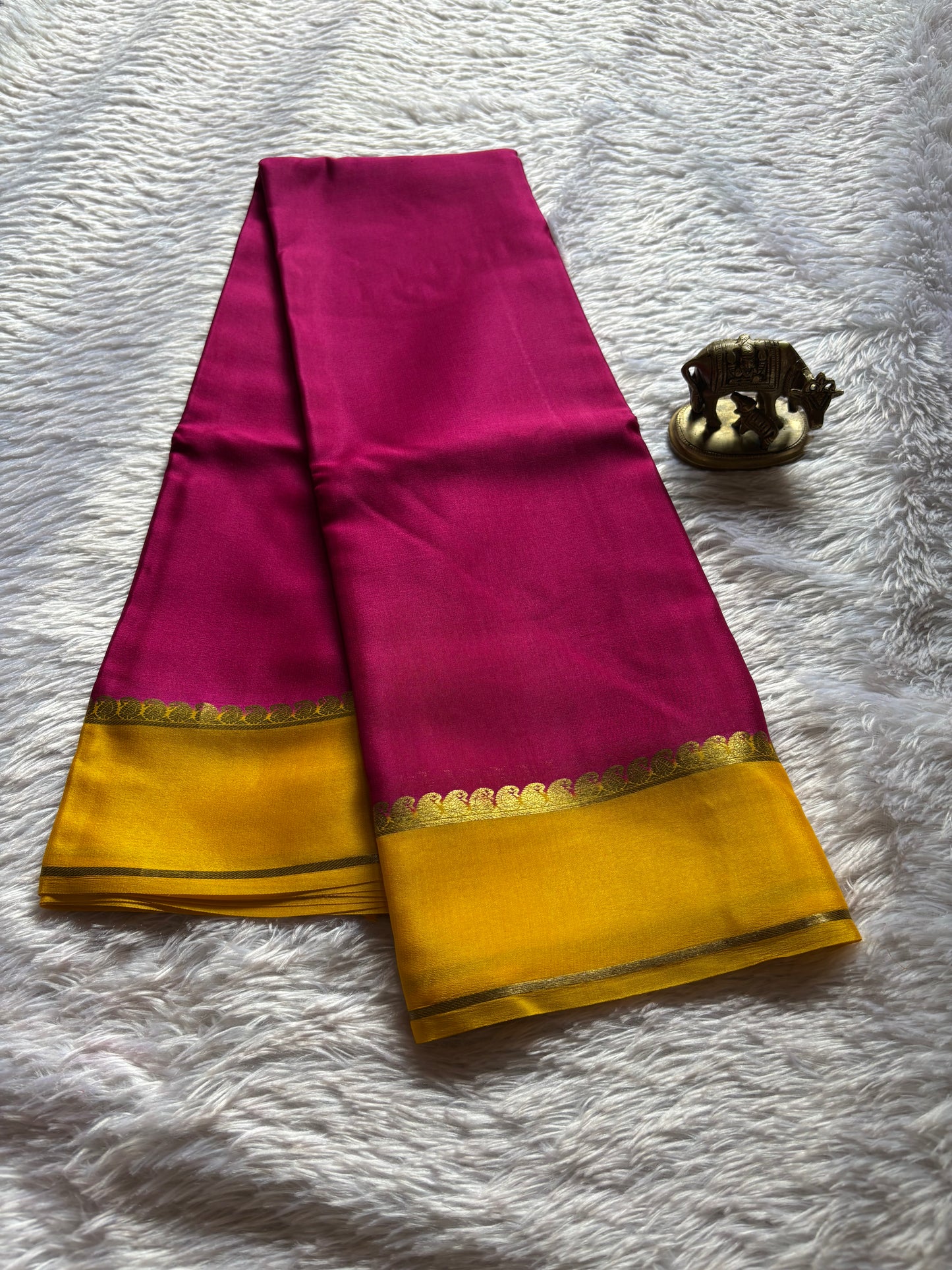 Mala (2D) : Dark pink-golden yellow