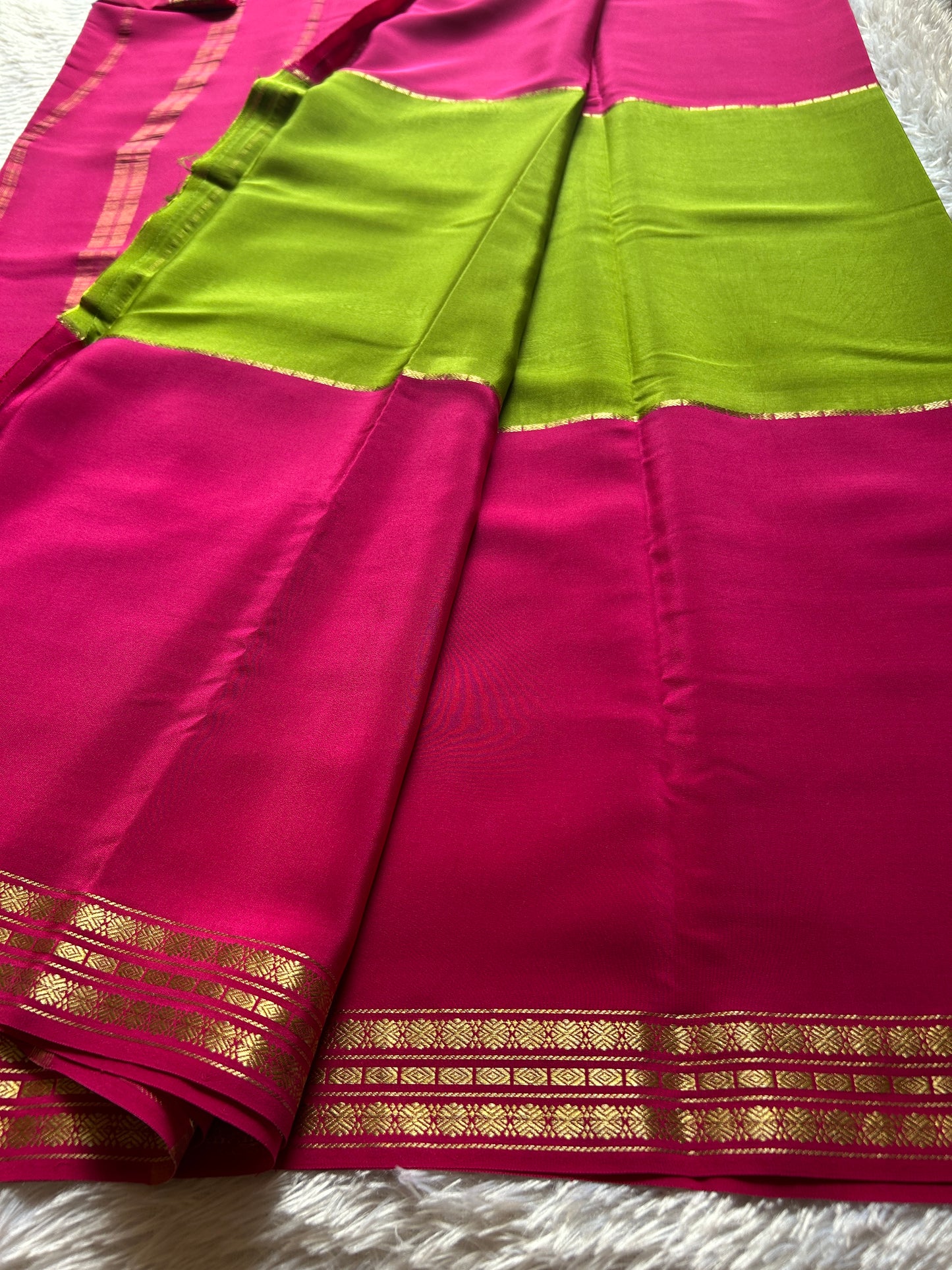 Suraksha (2D) : Mehendi green-rani pink