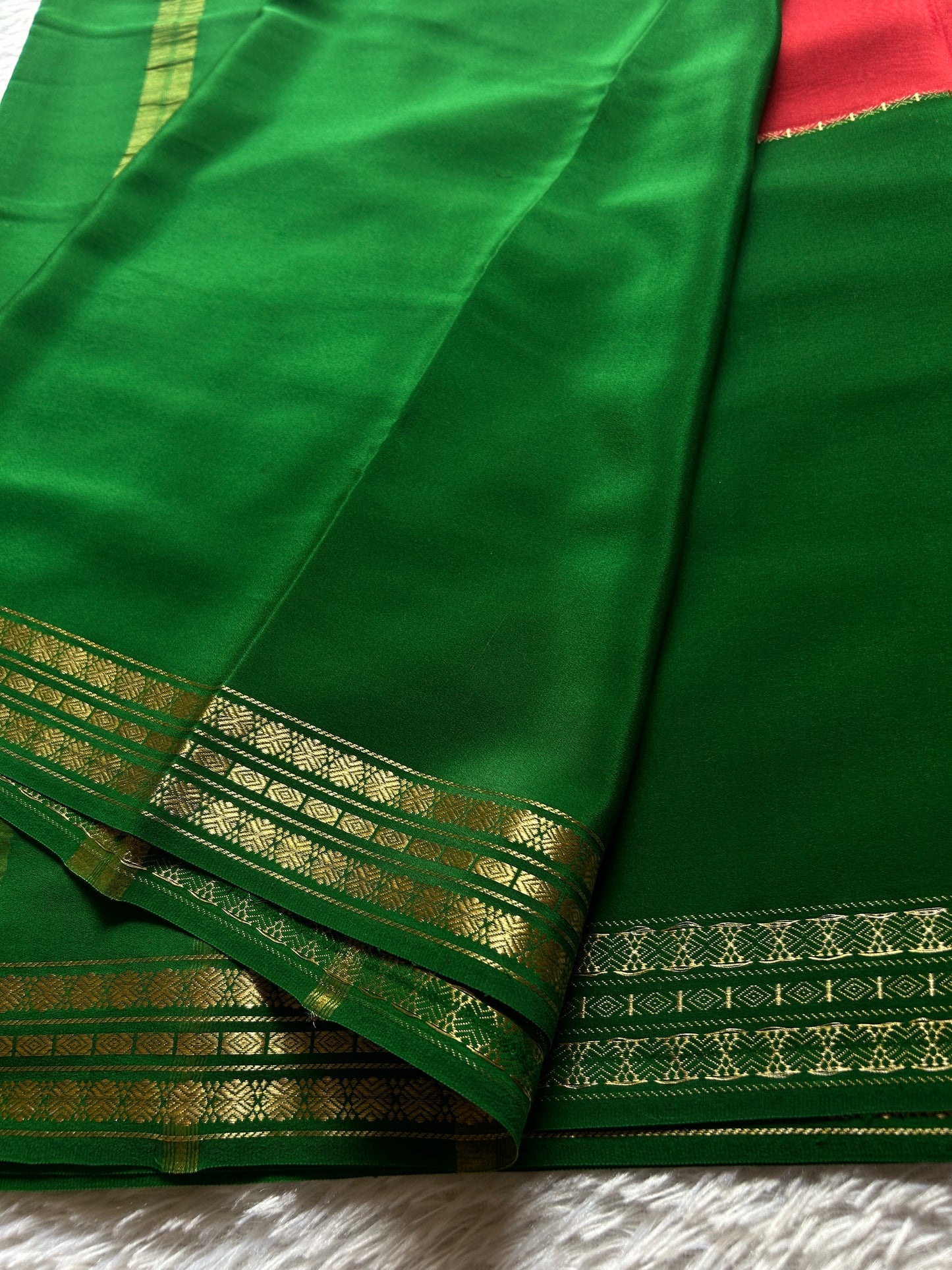 Suraksha (2D) : Red-bottle green