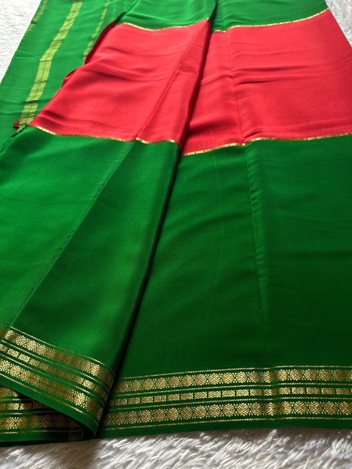 Suraksha (2D) : Red-bottle green
